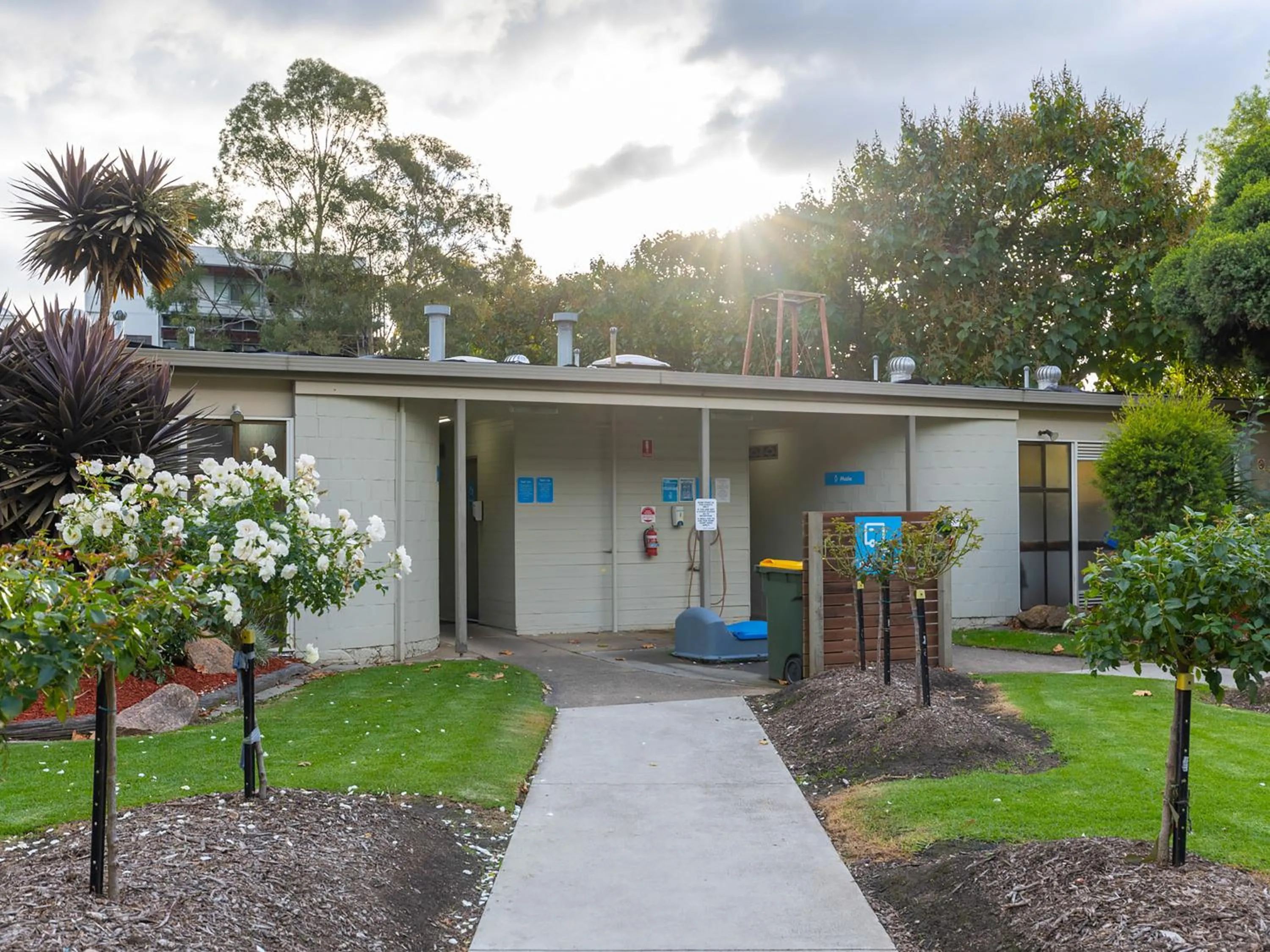 Property building in NRMA Bairnsdale Riverside Holiday Park