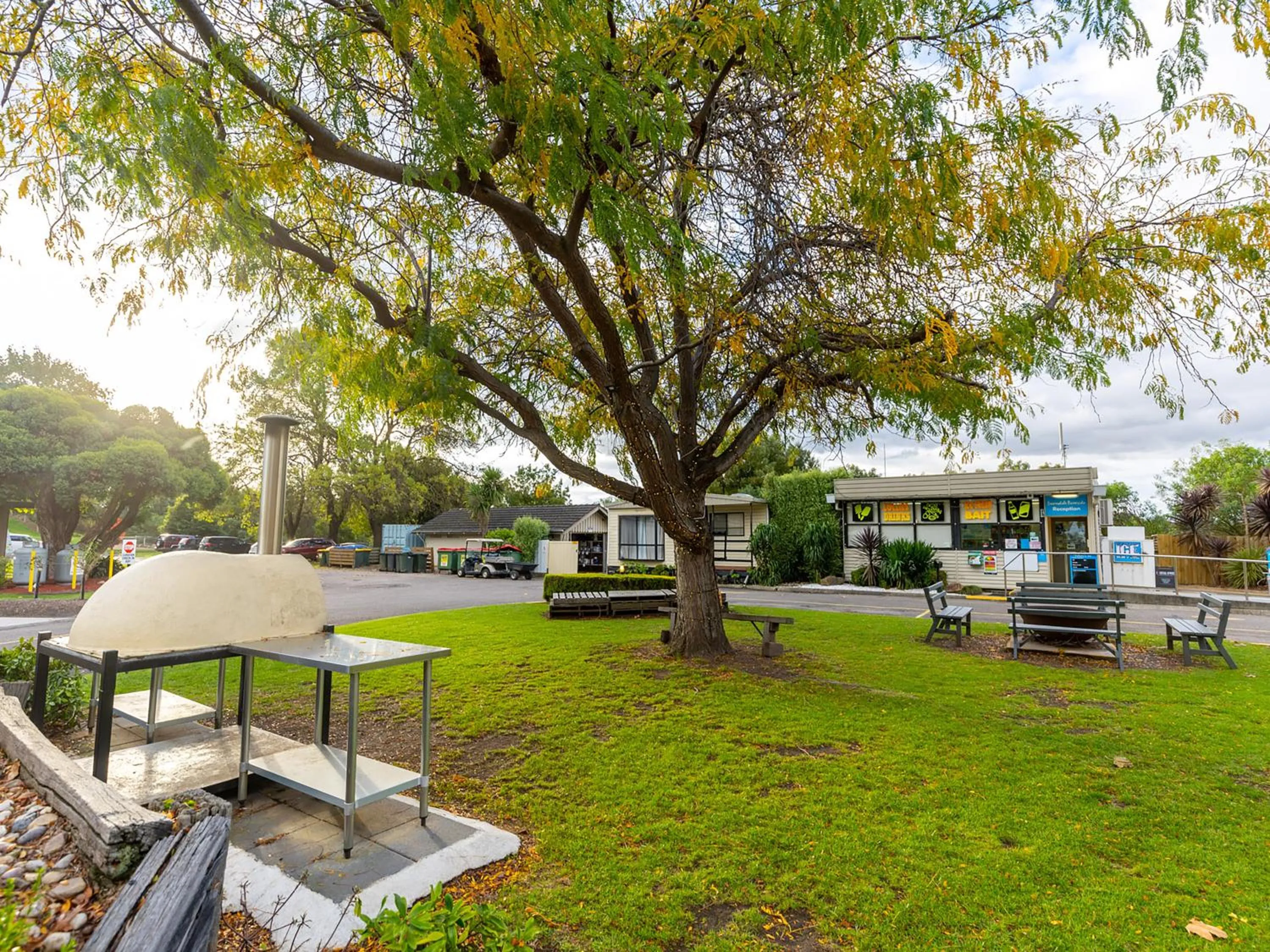 Garden view in NRMA Bairnsdale Riverside Holiday Park