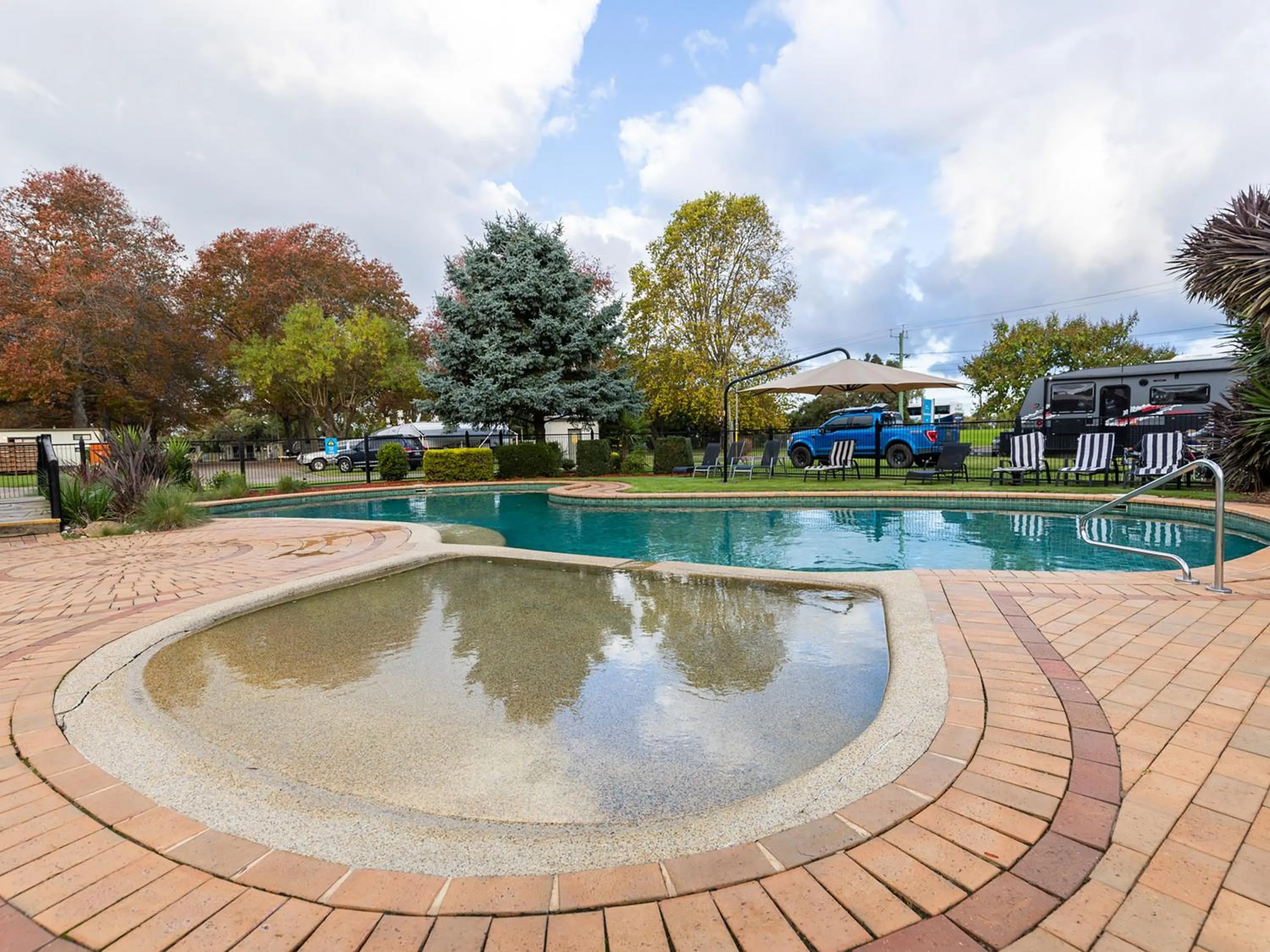 Swimming pool in NRMA Bairnsdale Riverside Holiday Park