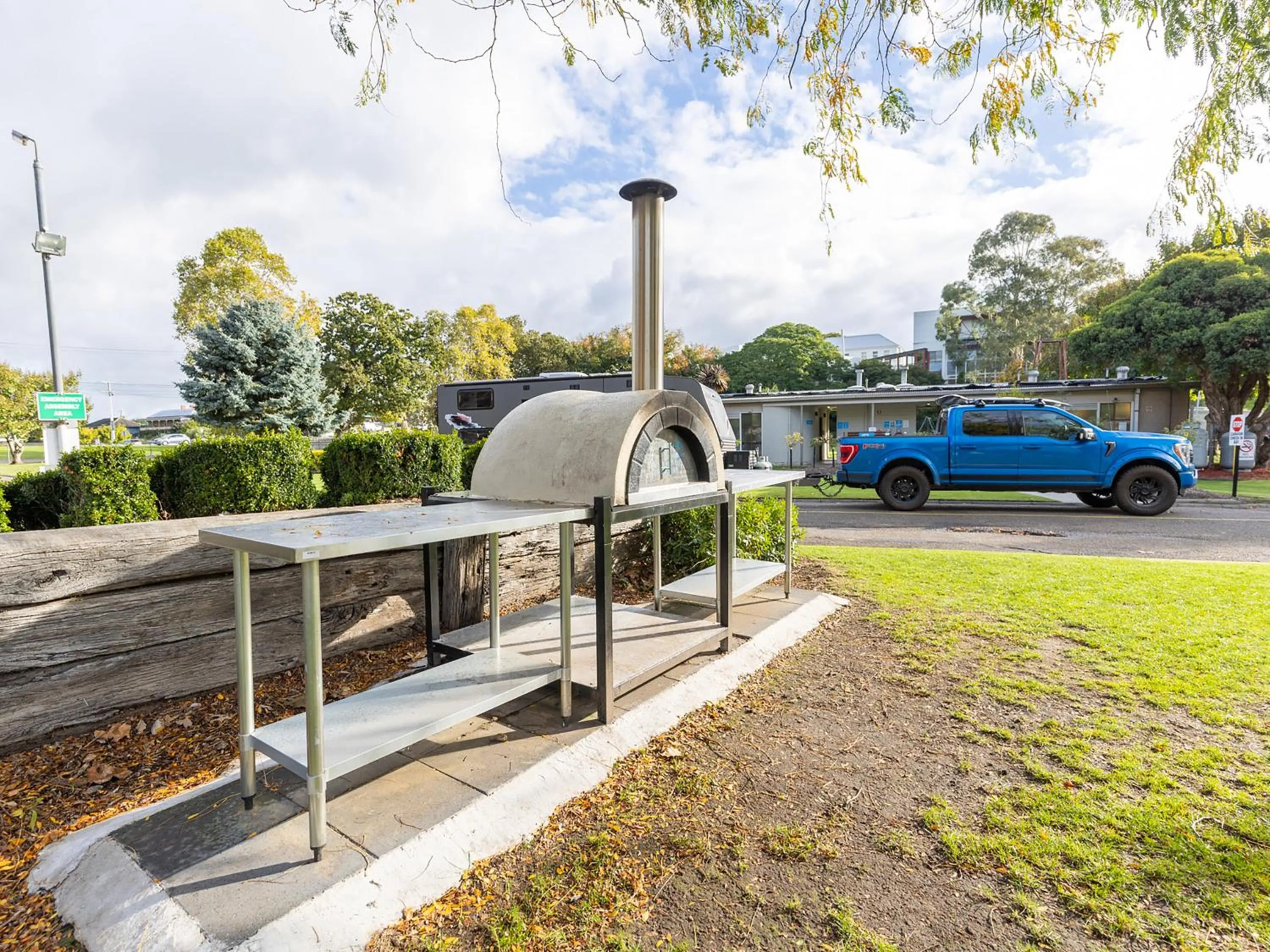 BBQ facilities in NRMA Bairnsdale Riverside Holiday Park