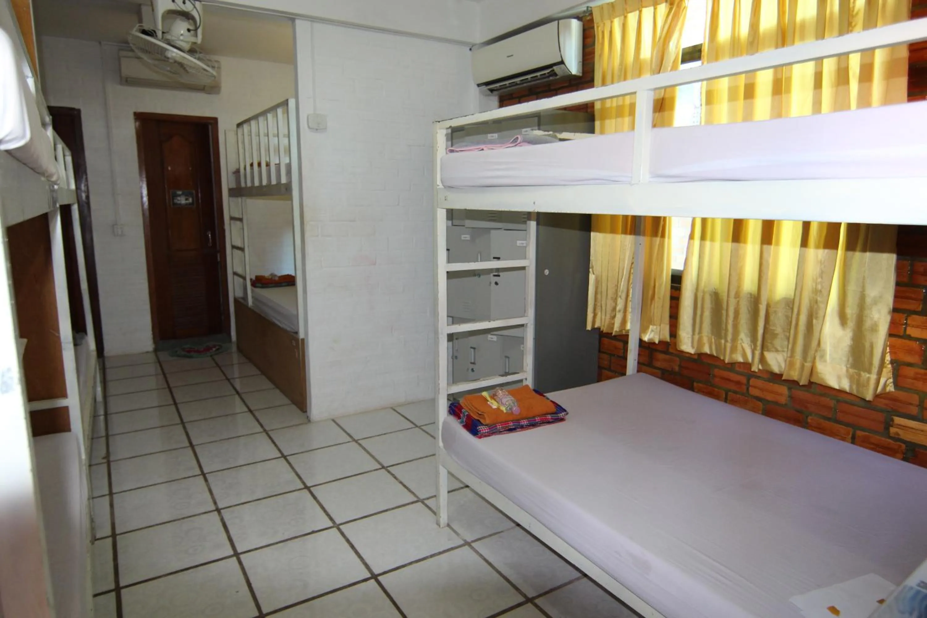 Shower, Bed in Naga Angkor Hostel