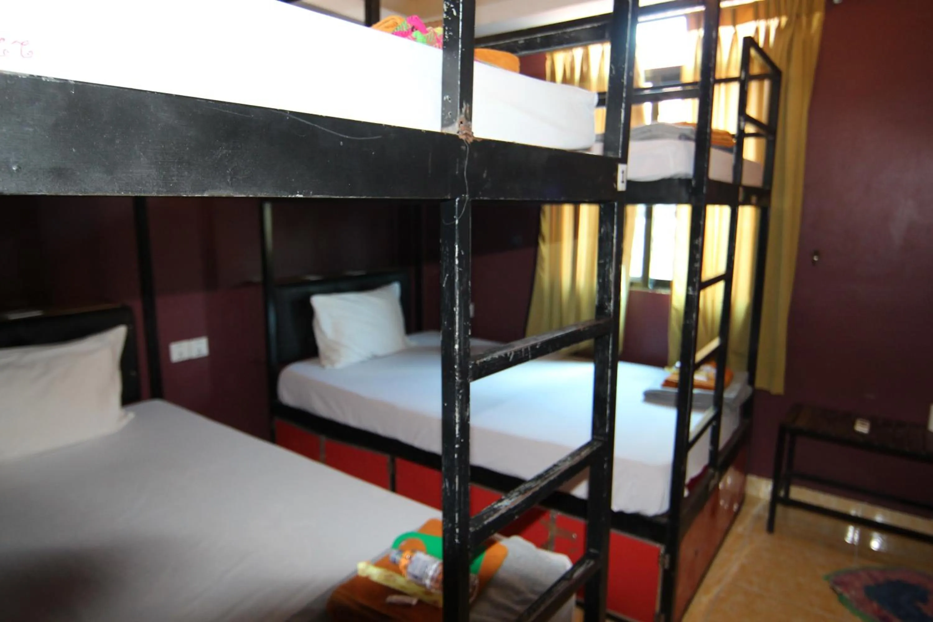 Floor plan, Bed in Naga Angkor Hostel