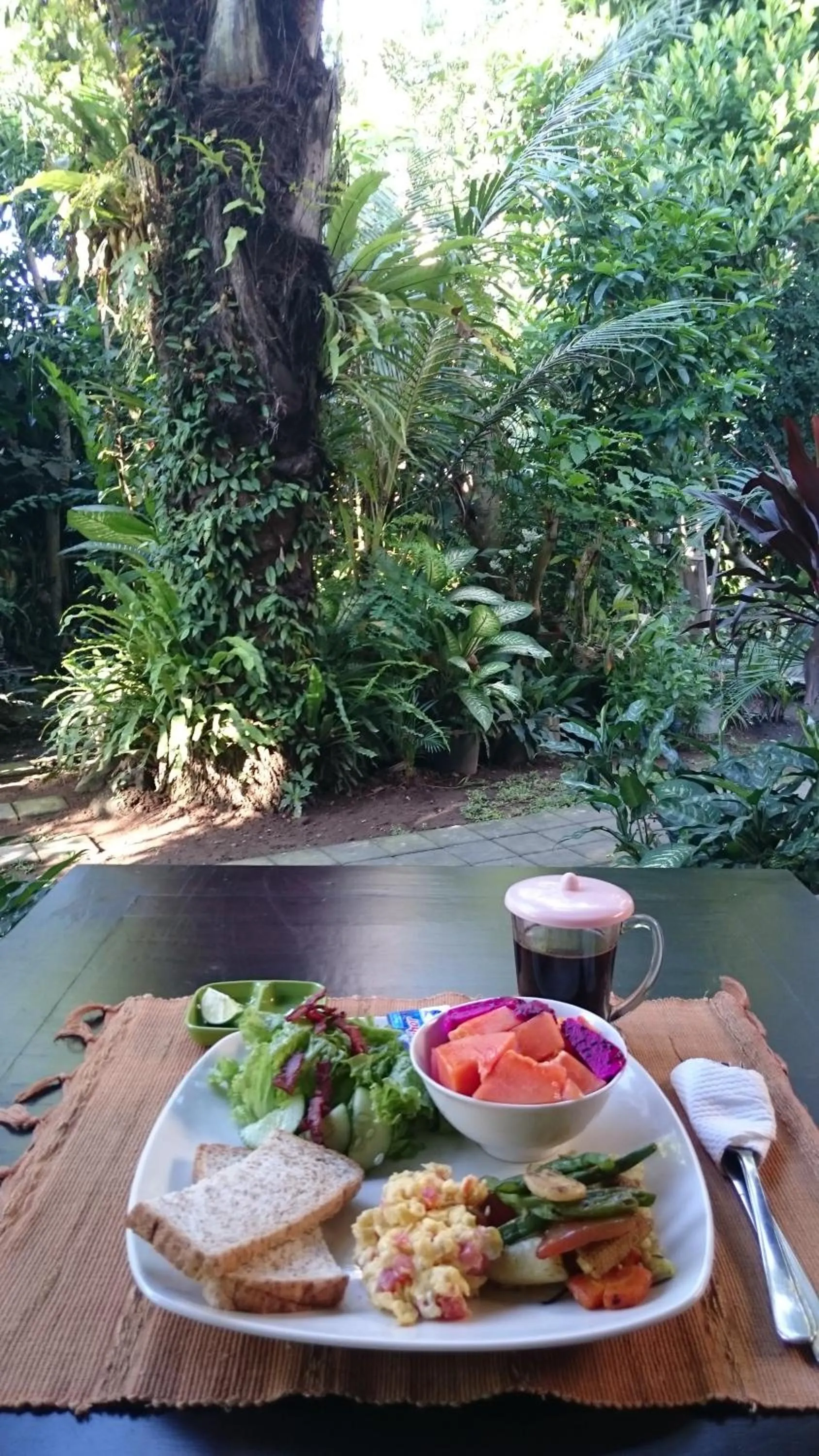 Garden in Prasanti Bed & Breakfast