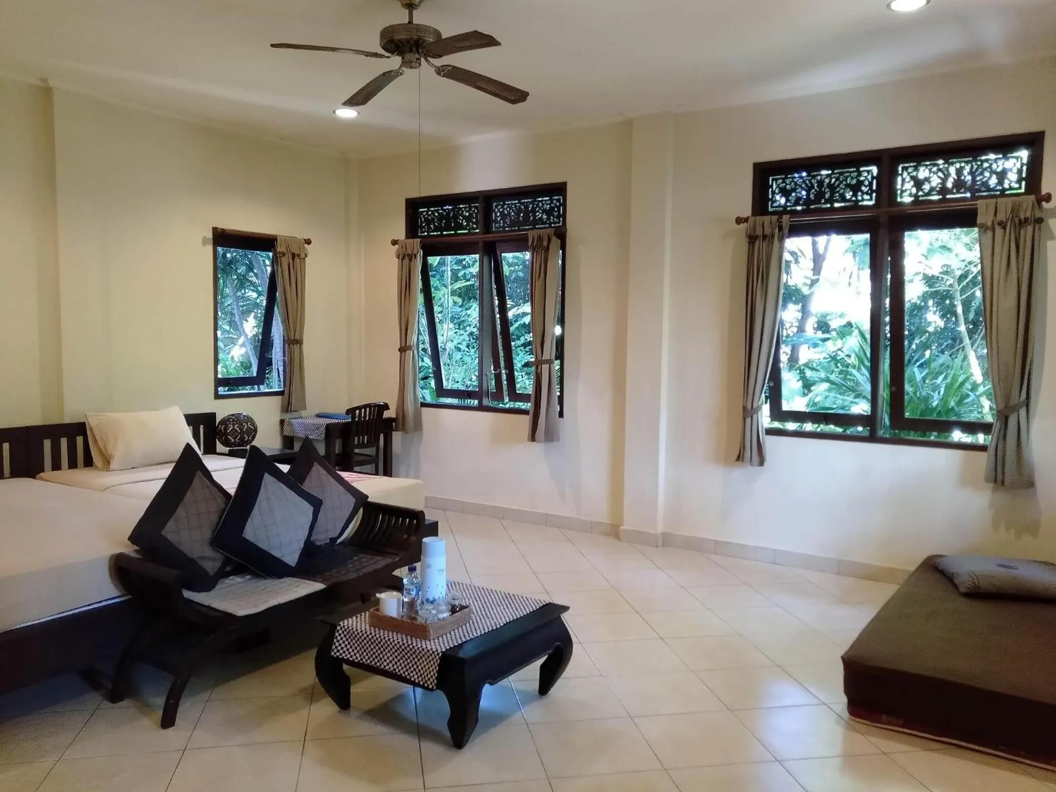 Bed in Prasanti Bed & Breakfast