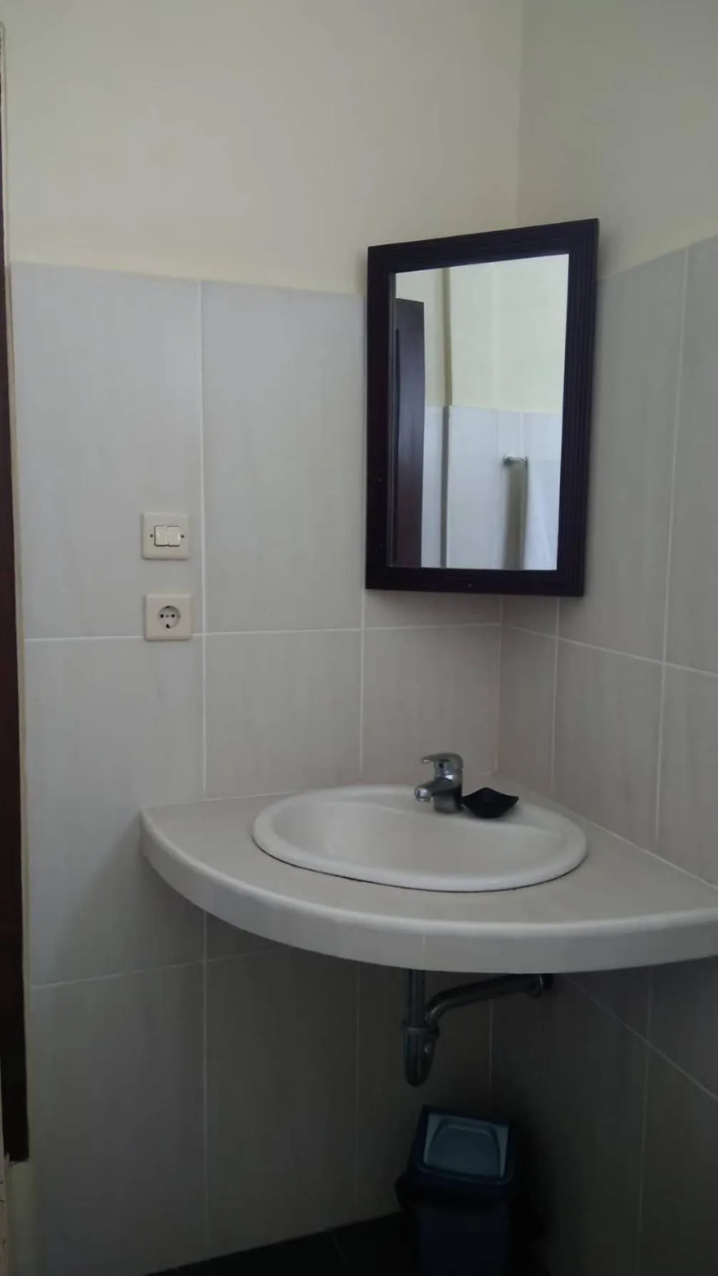 Shower in Prasanti Bed & Breakfast