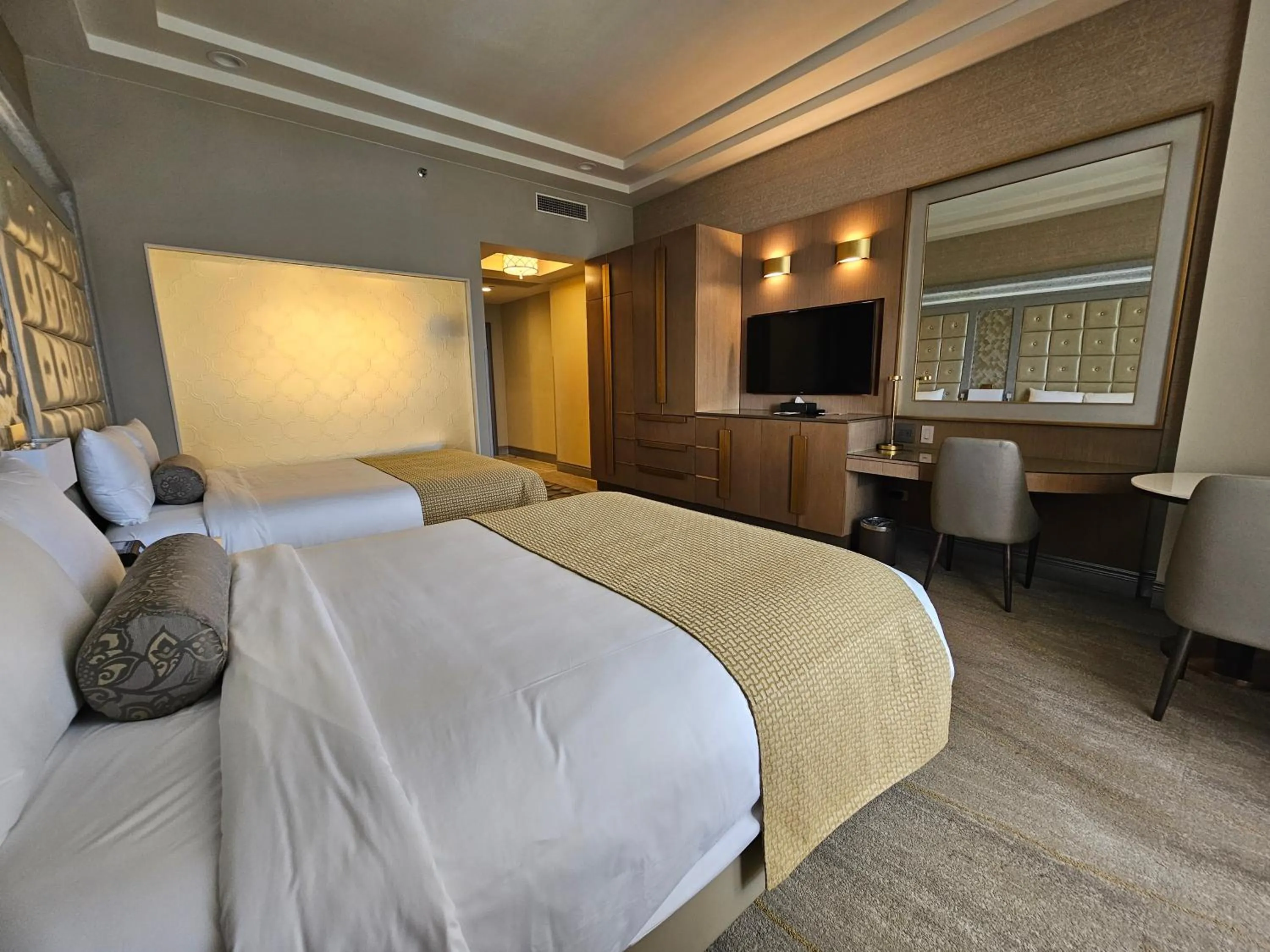 Bedroom, Bed in LeoPalace Resort Guam