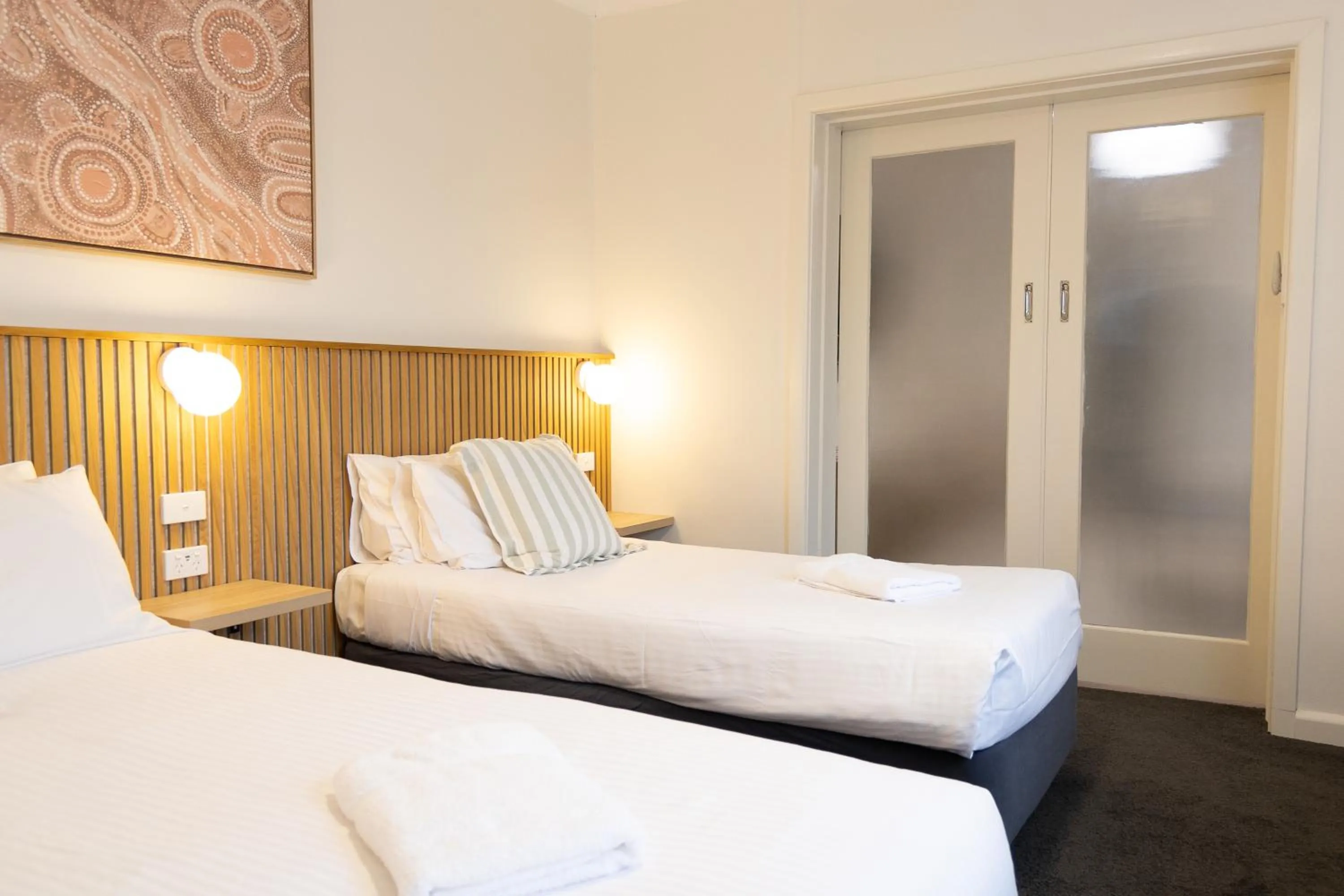 Bed in High Street Motel