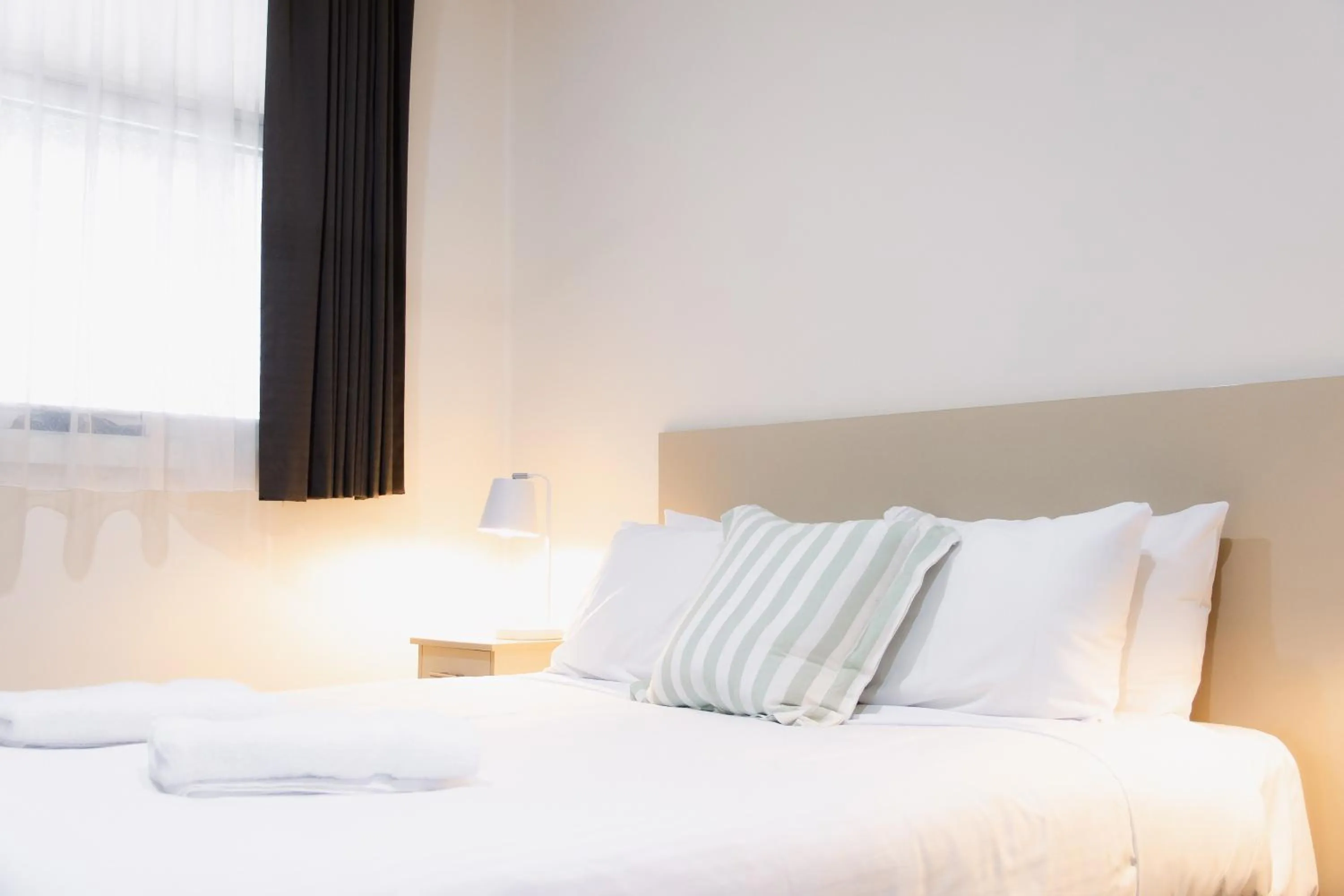 Bed in High Street Motel