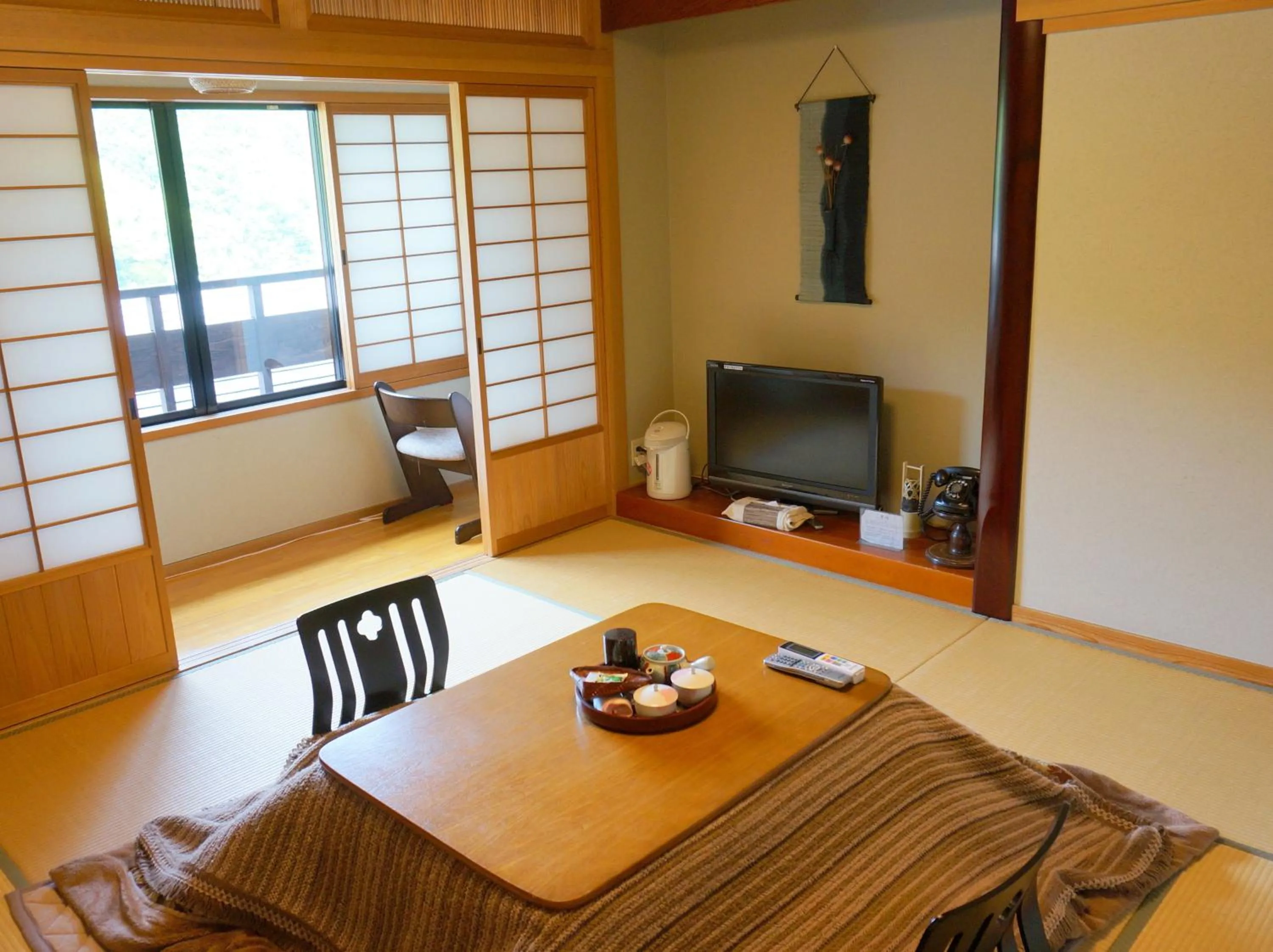 Photo of the whole room in Ryokan Yamashiroya