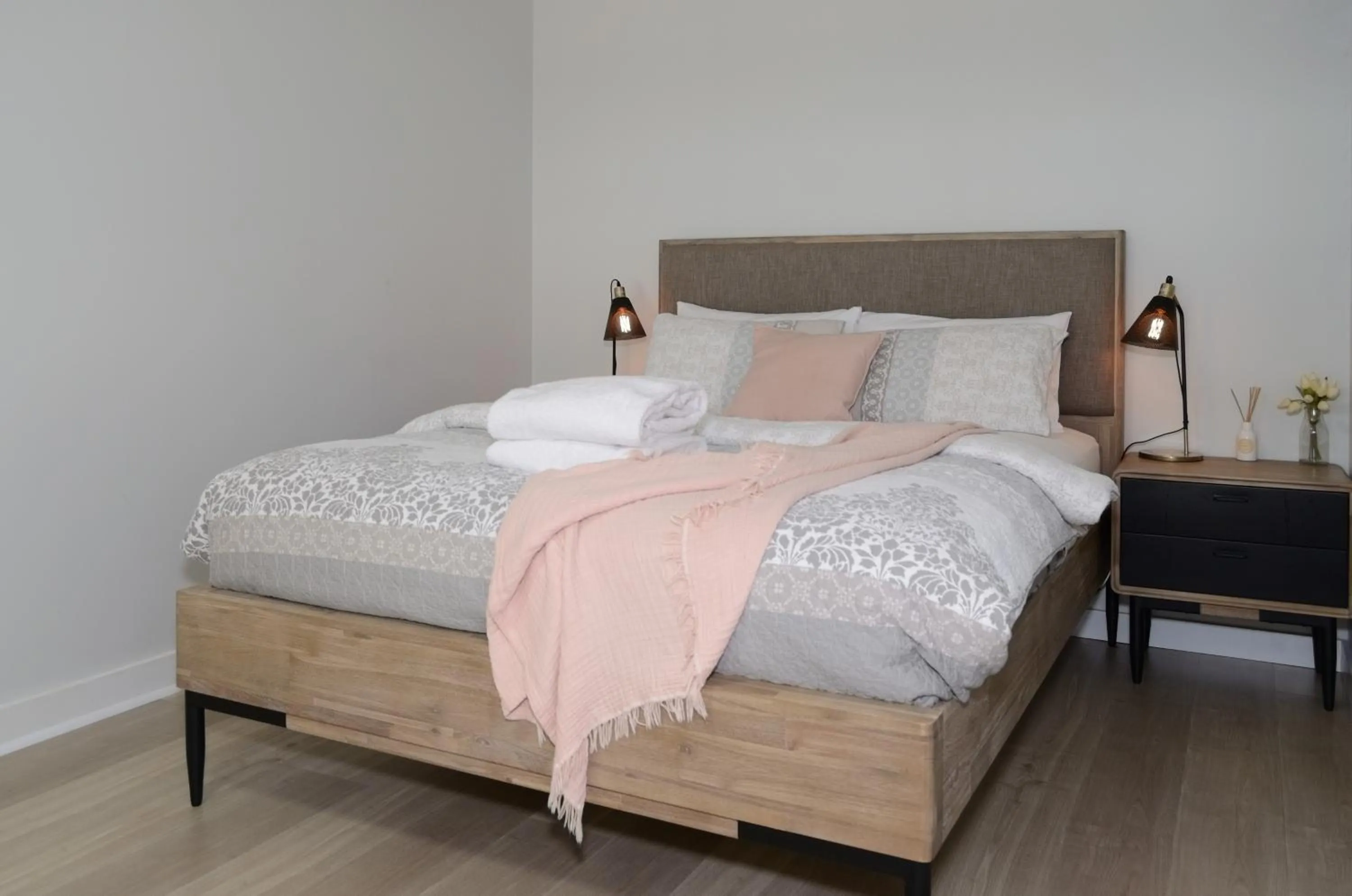 Bedroom, Bed in Myrtleford Motel on Alpine