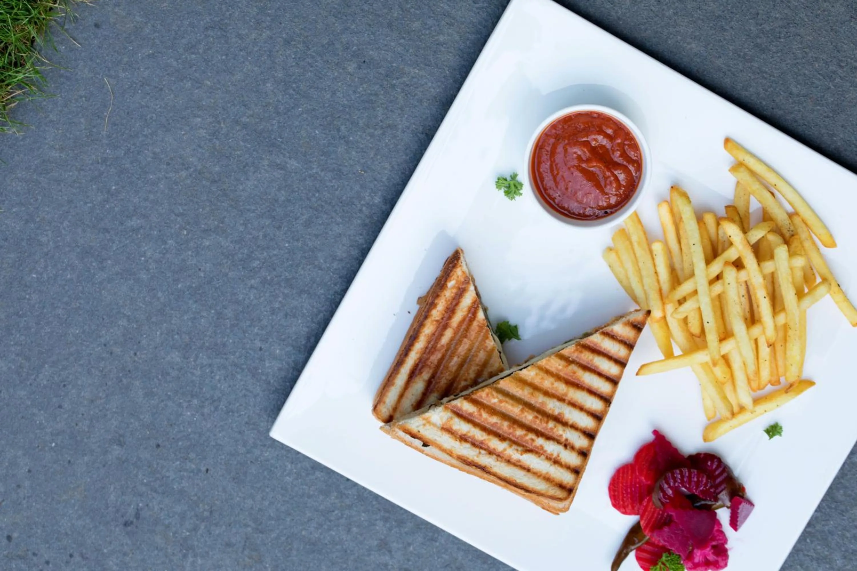 Food and drinks in Eighth Bastion Fort Kochi - A CGH Earth Experience