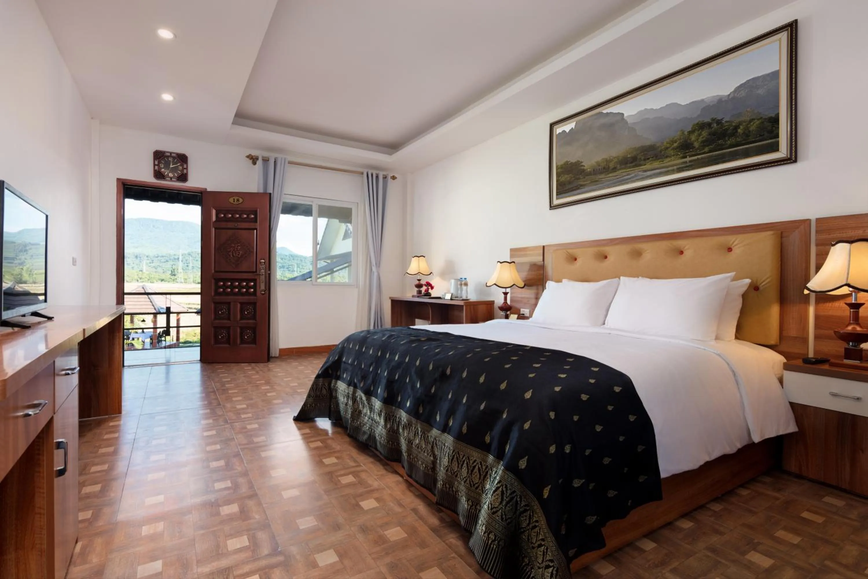 Photo of the whole room, Bed in Sansan Resort