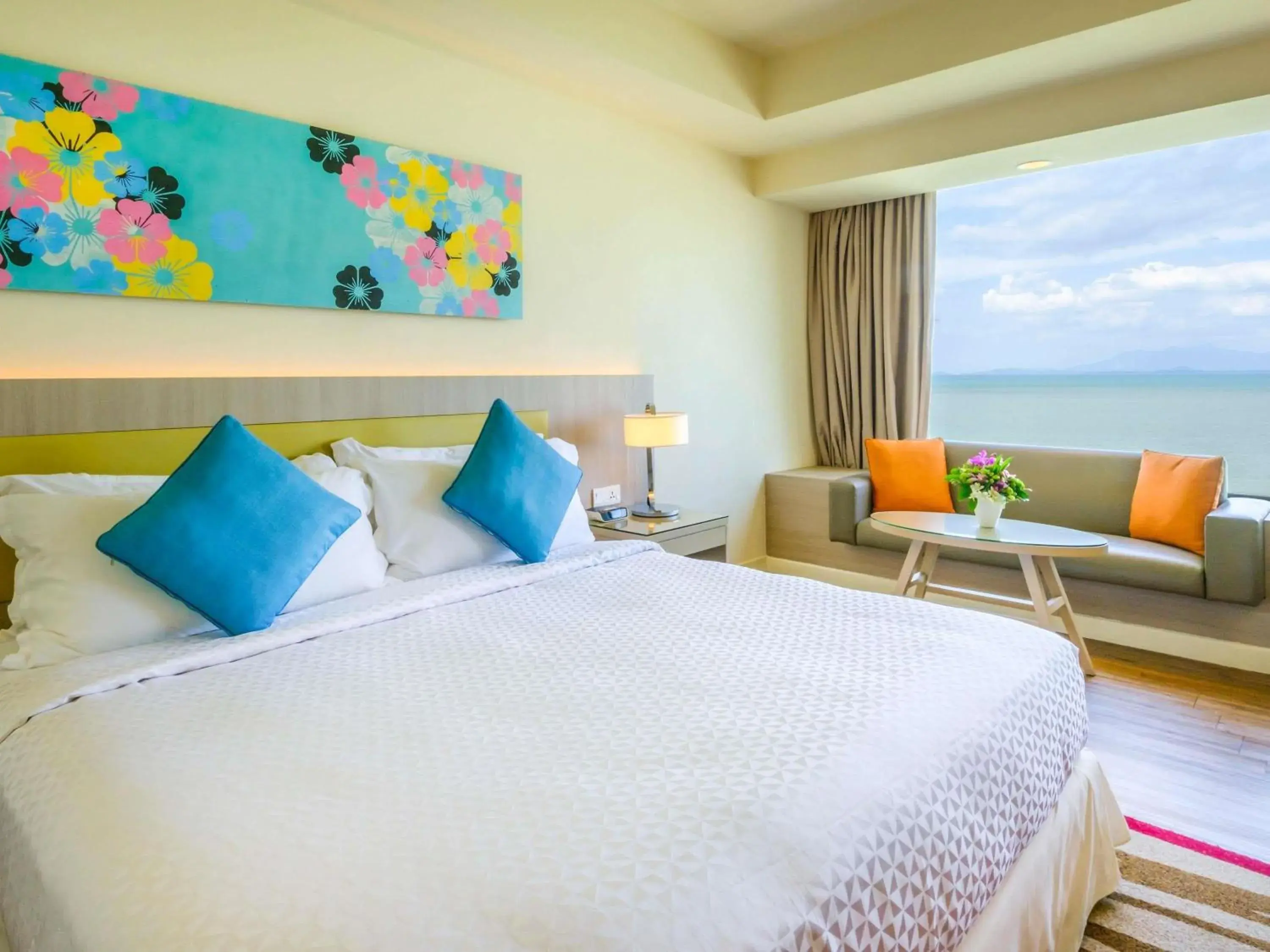 Property building, Bed in Mercure Penang Beach Property building, Bed in Mercure Penang Beach
