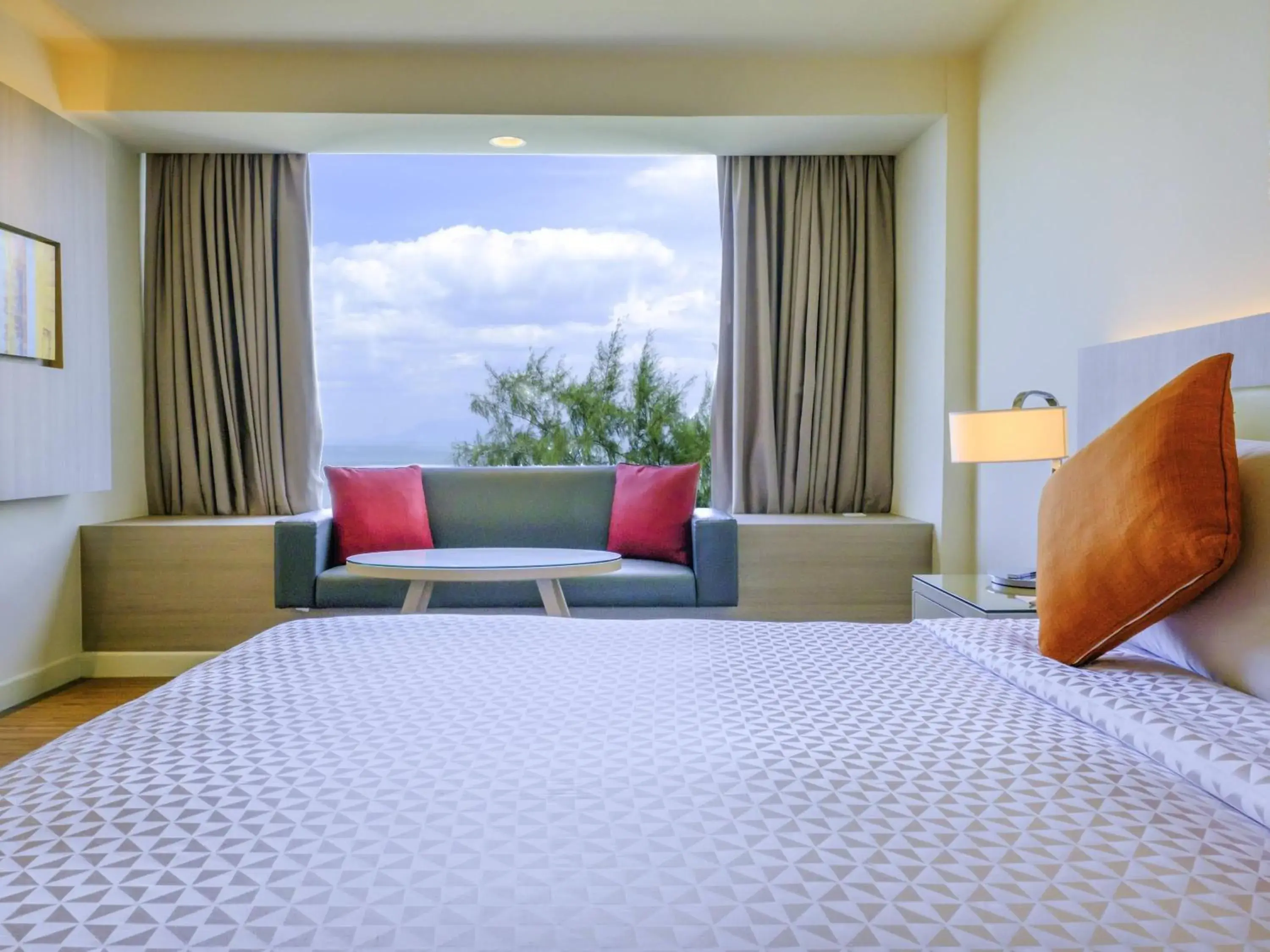 Bedroom, Bed in Mercure Penang Beach Bedroom, Bed in Mercure Penang Beach