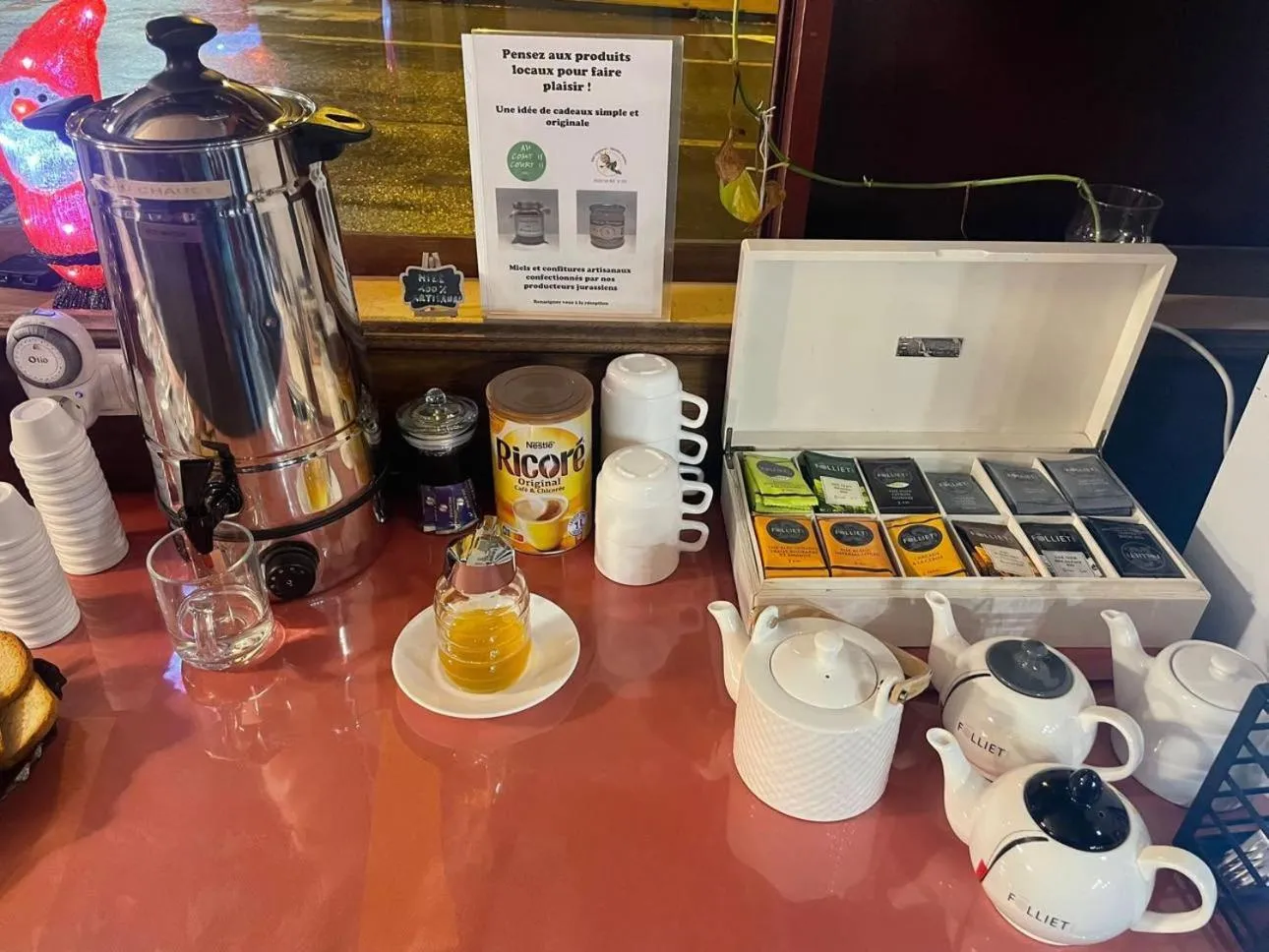 Breakfast in Hôtel Terminus - Pizzeria Pizz'a gogo - salle de sport - face à la gare