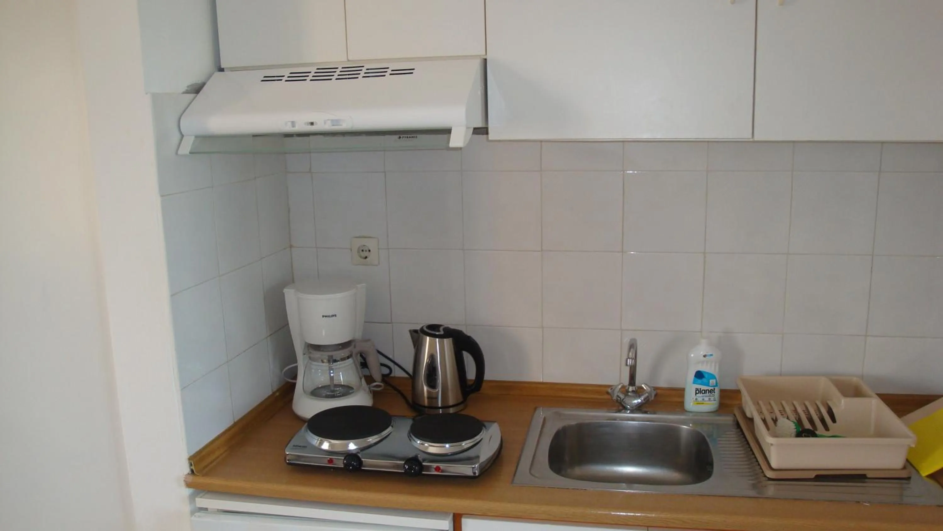 Coffee/tea facilities in Calamon Apartments