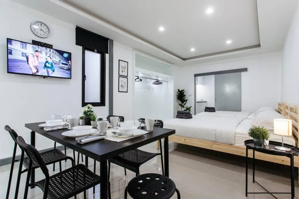 P4 Silom Large 2beds full kitchen WIFI 4-6pax