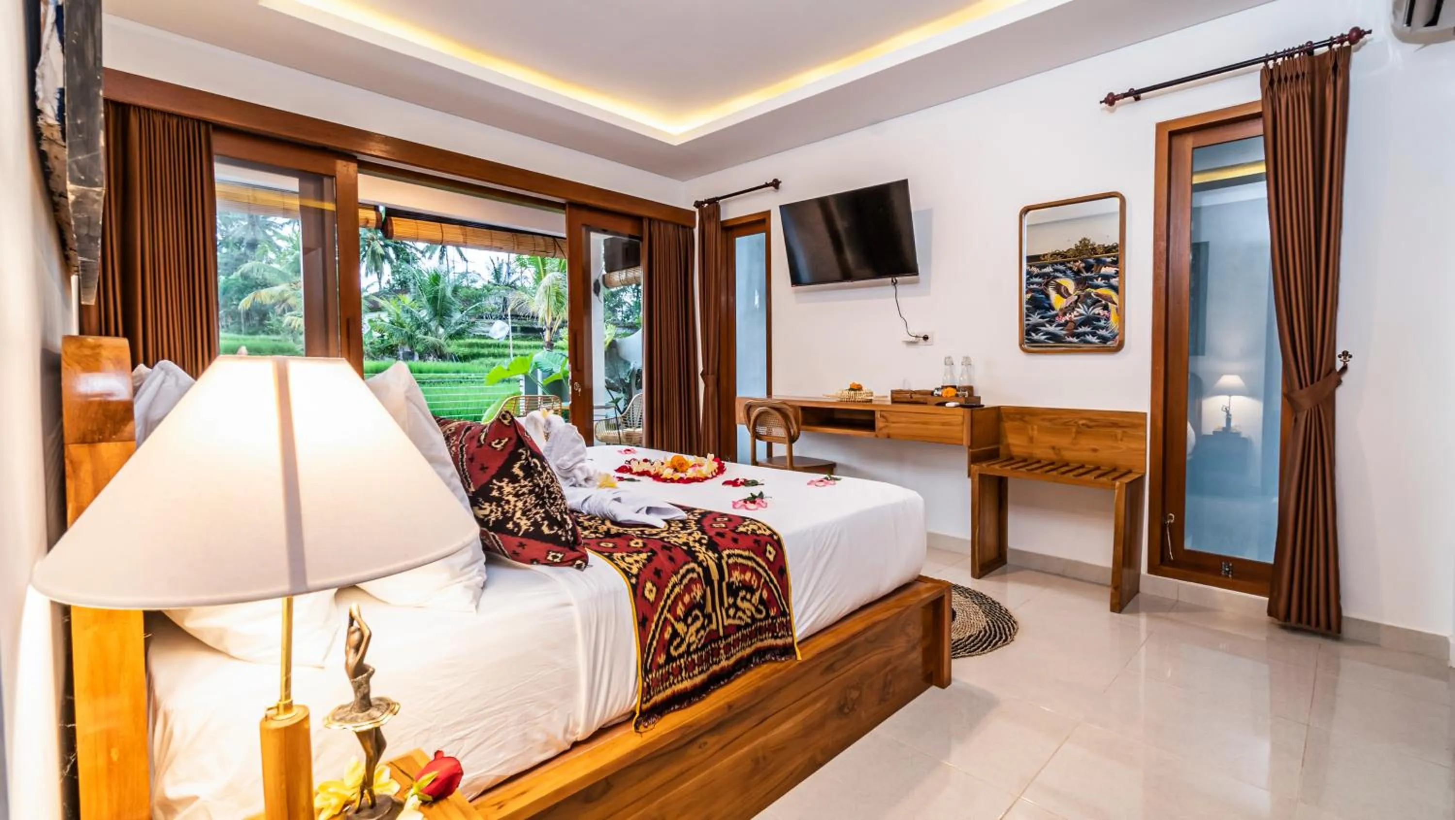 Communal lounge/ TV room, Bed in Putih DCarik Ubud