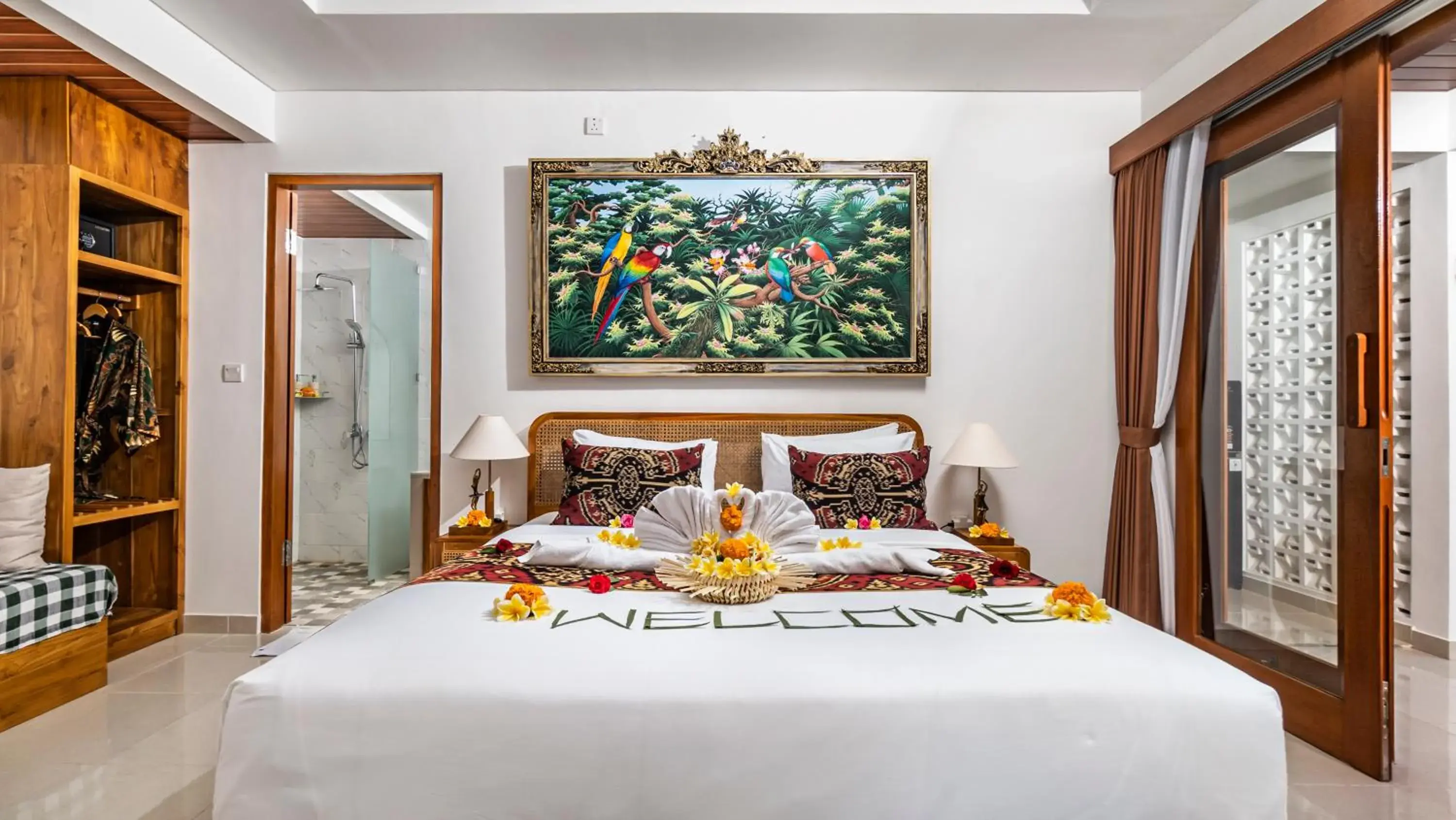 Bed in Putih DCarik Ubud Bed in Putih DCarik Ubud