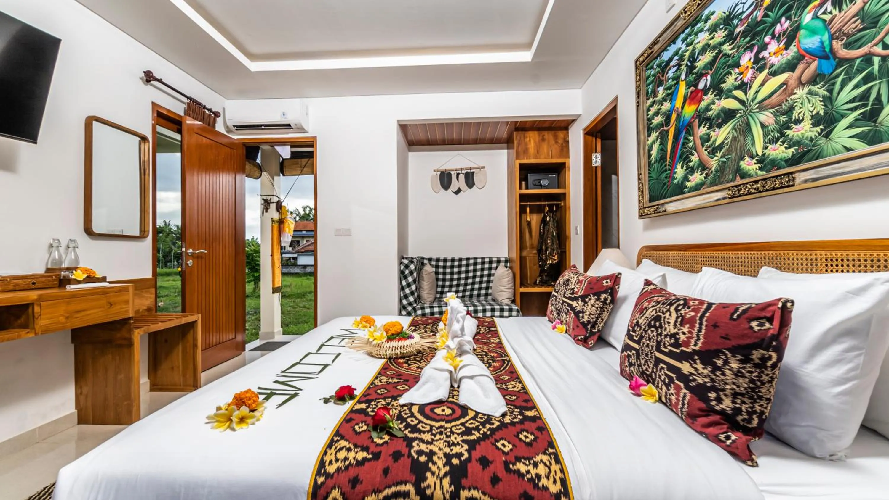 Bed in Putih DCarik Ubud