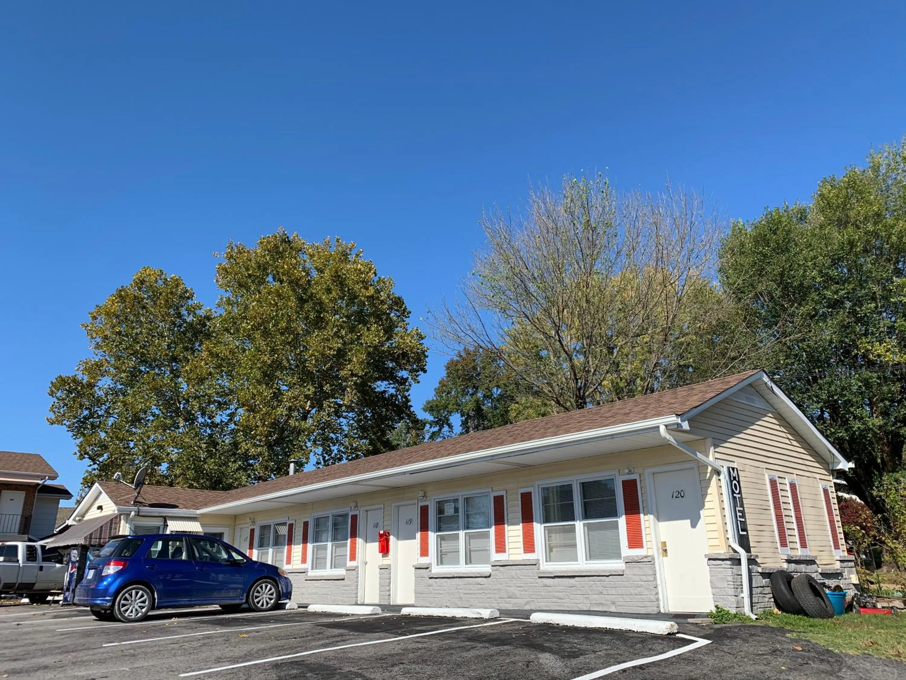 Property building in American Inn