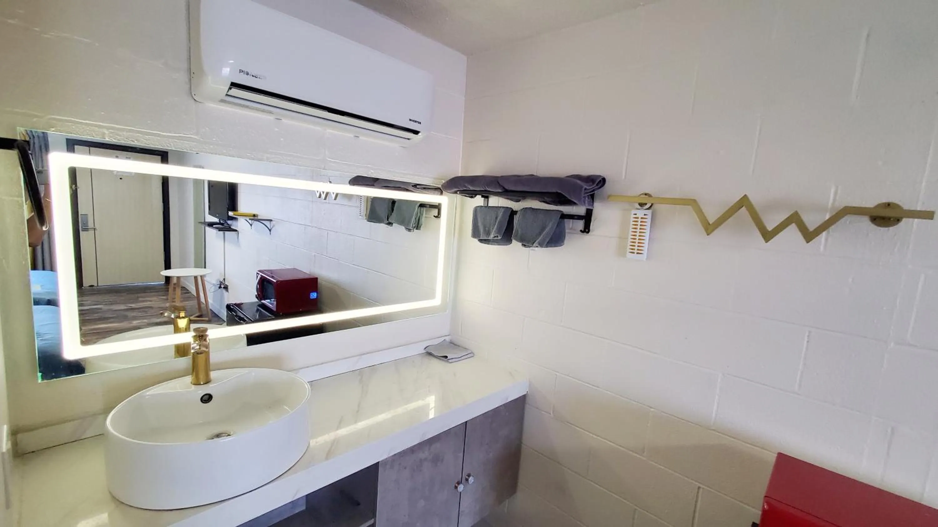 Bathroom in American Inn