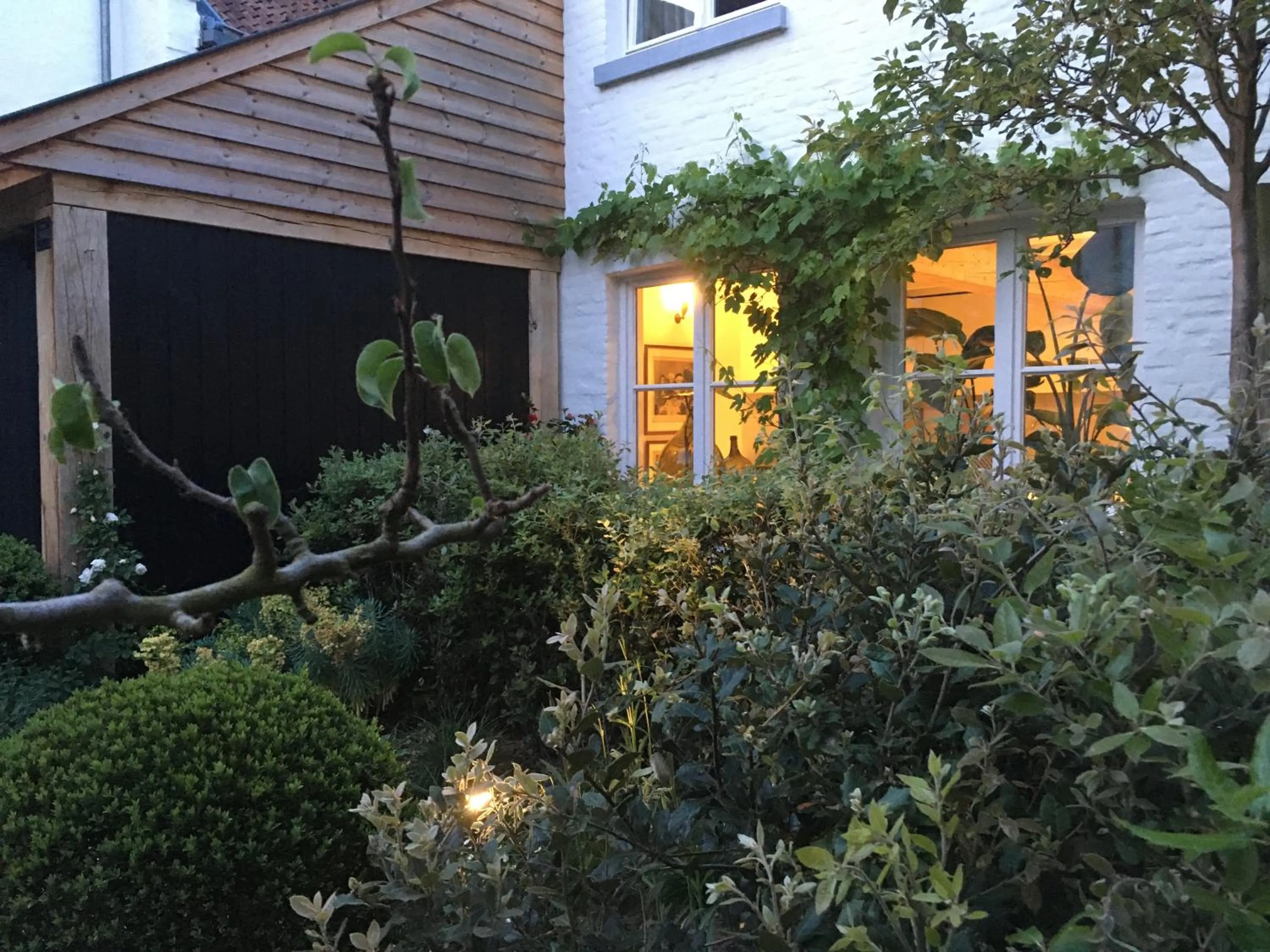 The Herring's Residence - Stylish Private Cottage with Breakfast in Historic Center - Adults-Only