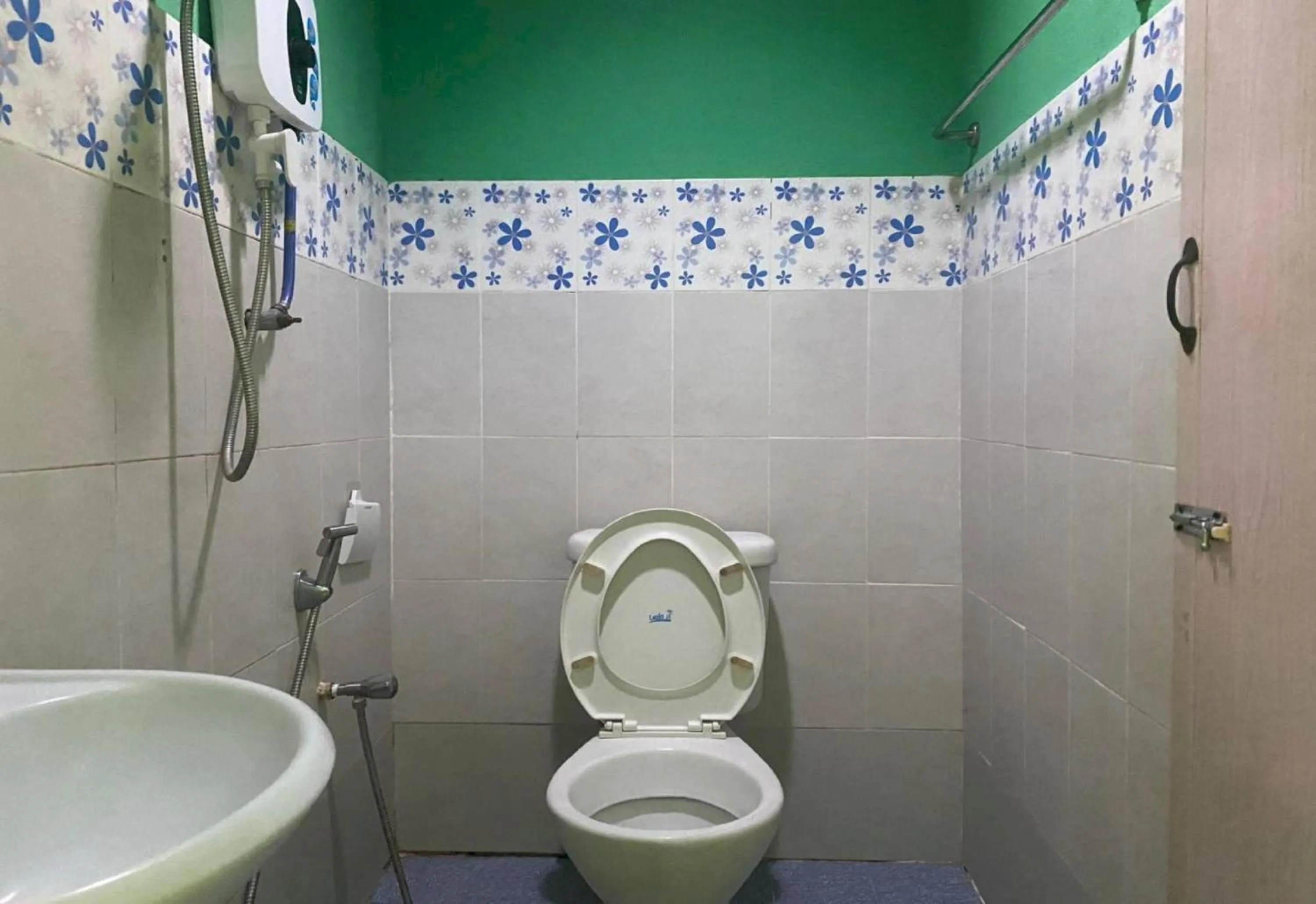 Bathroom in Hotel O Villa Thai