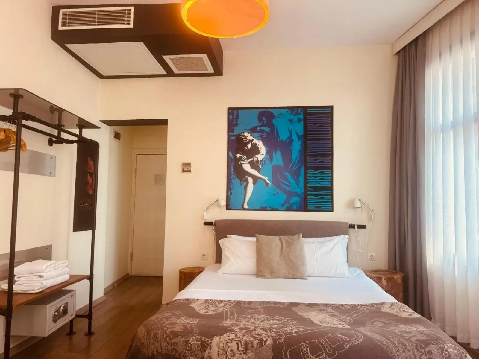 Property building, Bed in Rumours Inn Property building, Bed in Rumours Inn