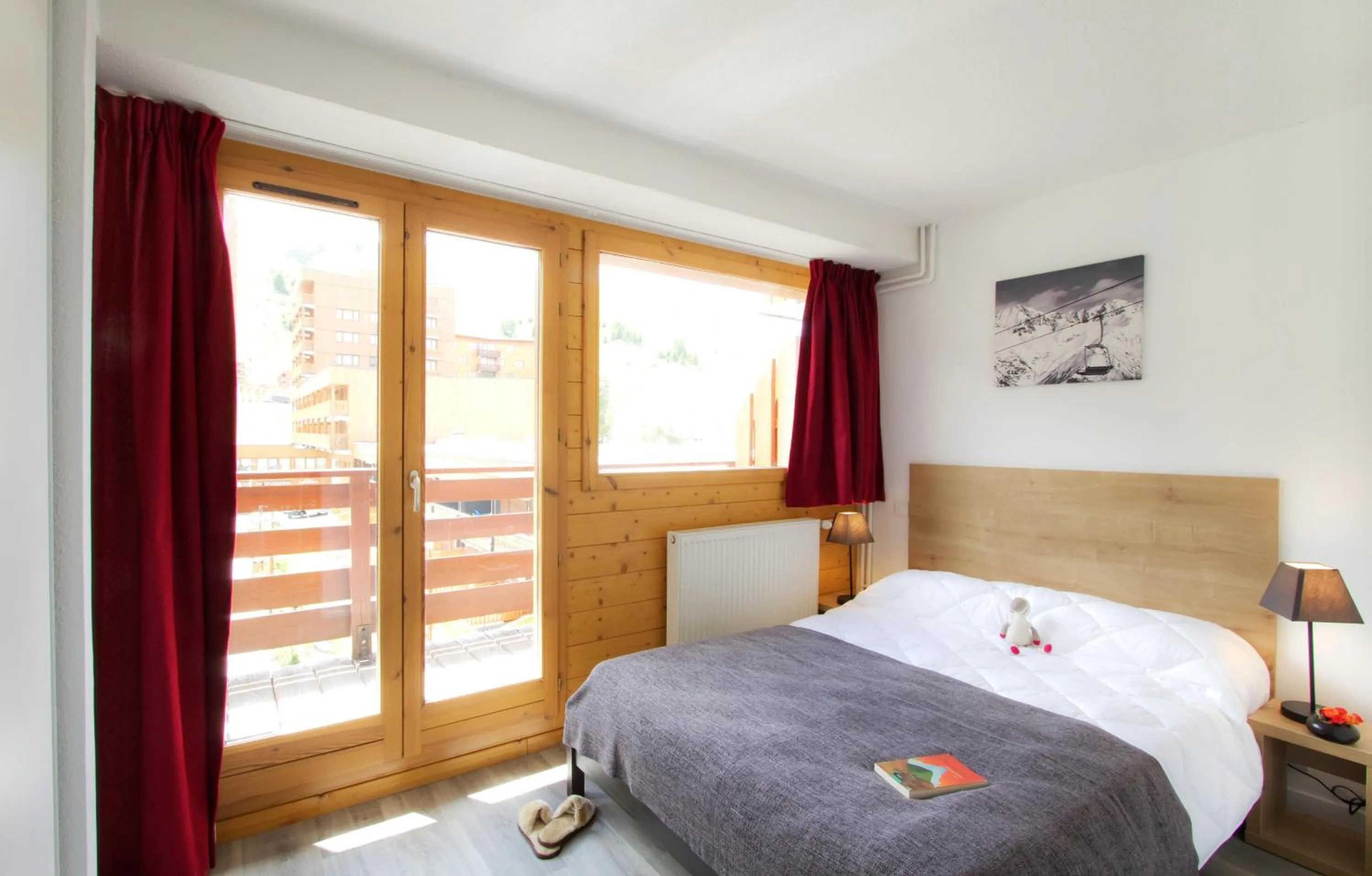 Bedroom, Bed in Résidence Odalys Le Pelvoux