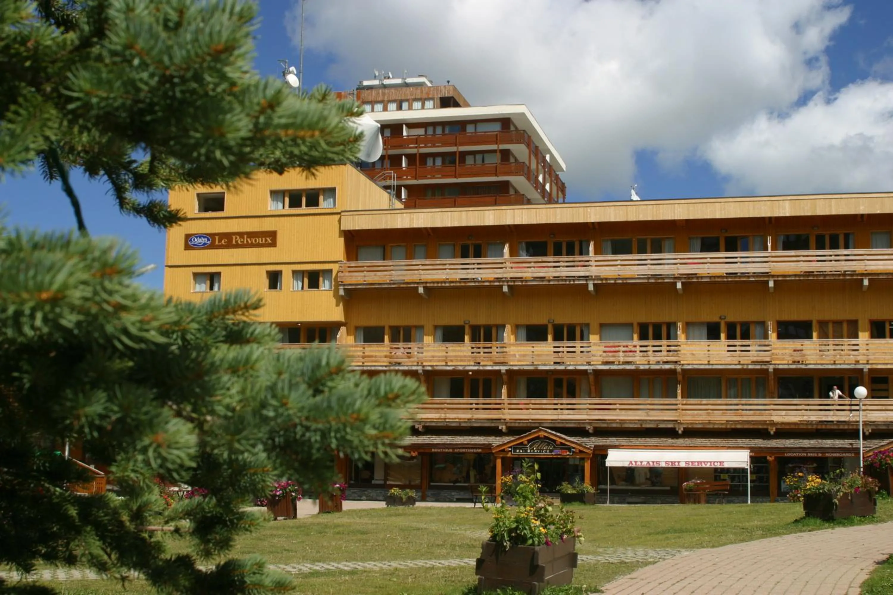 Facade/entrance in Résidence Odalys Le Pelvoux