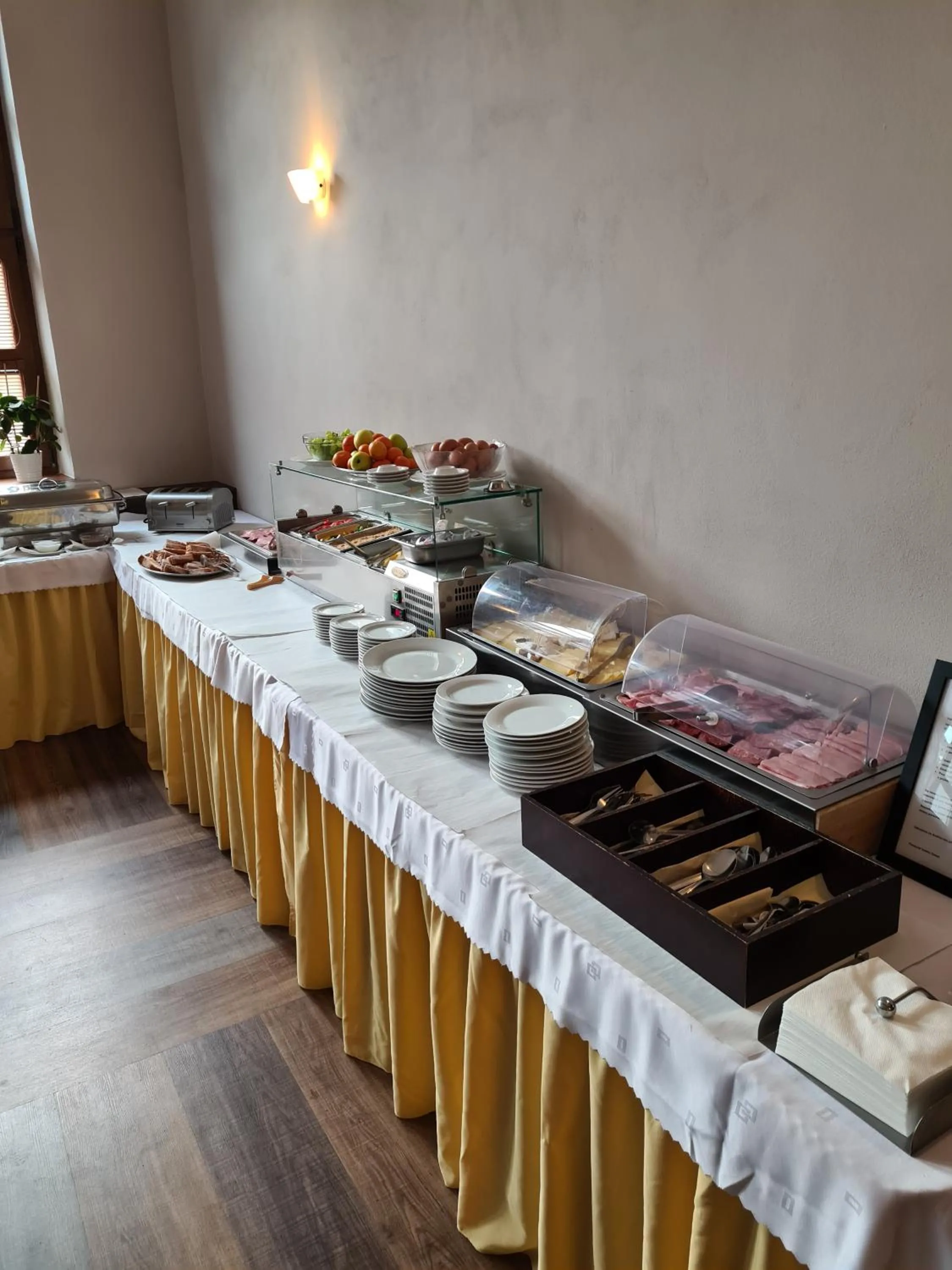 Breakfast in Hotel Grand