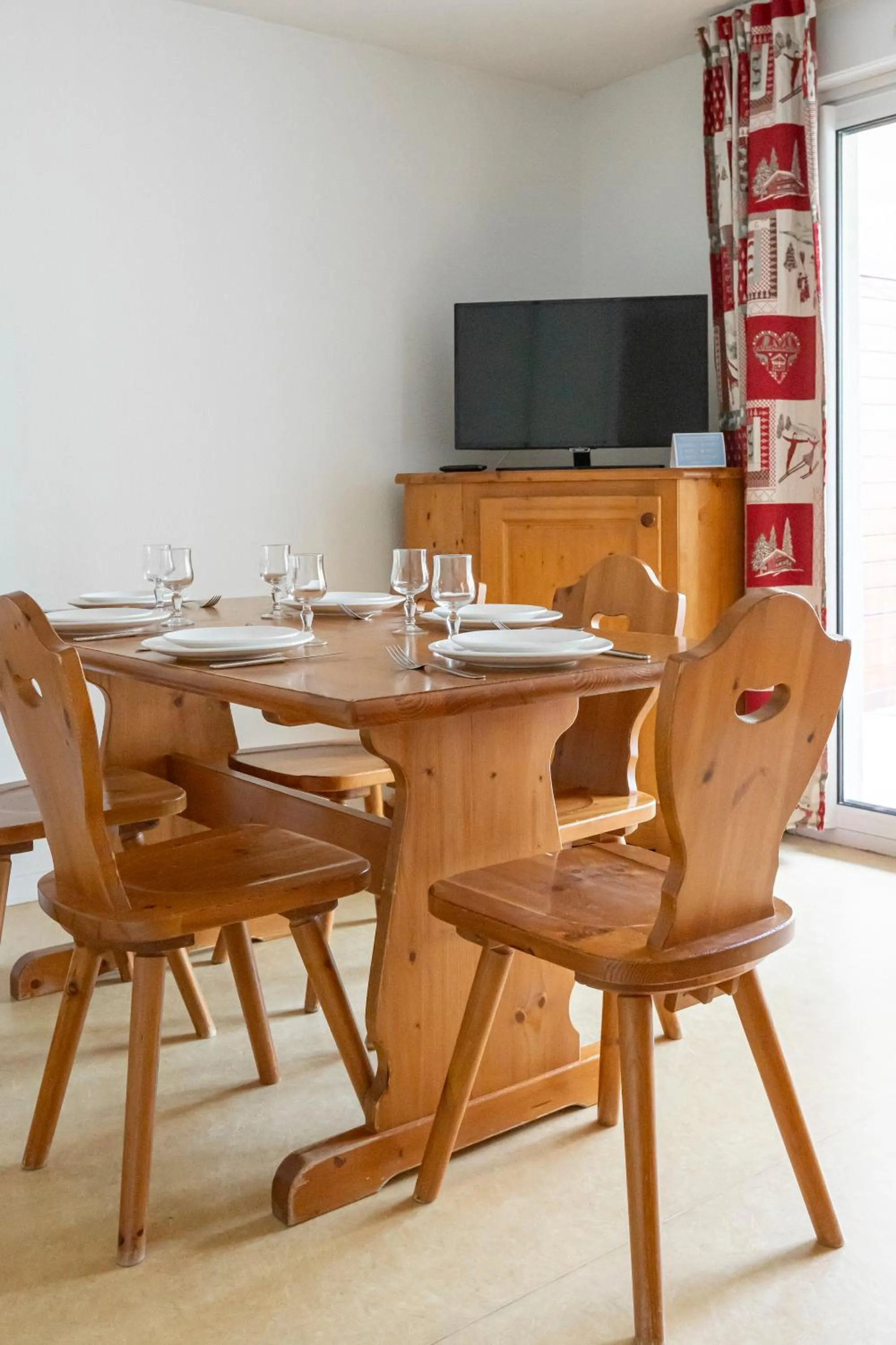 Dining area in Résidence Odalys Soleil d'Aure