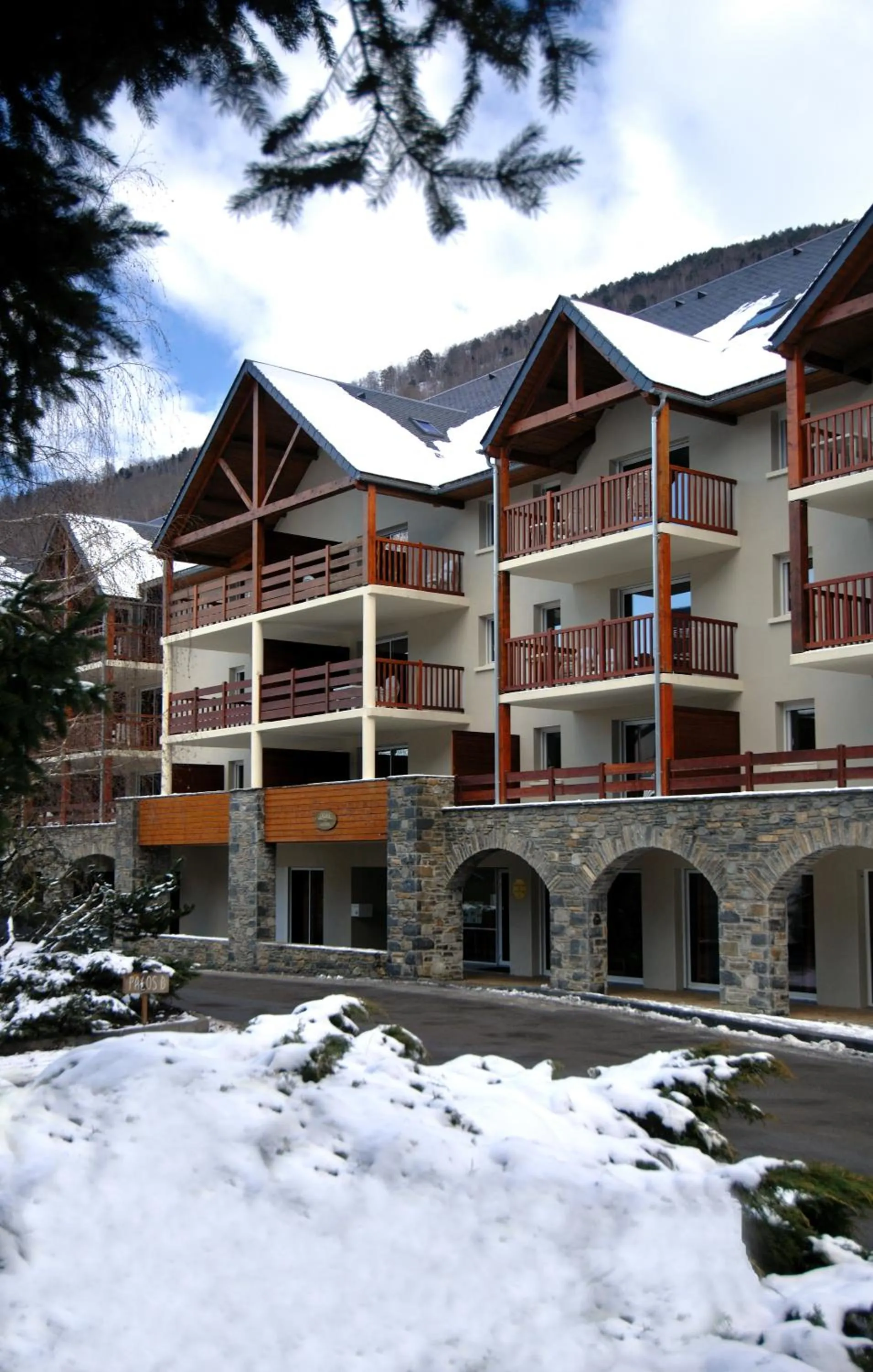 Facade/entrance in Résidence Odalys Soleil d'Aure