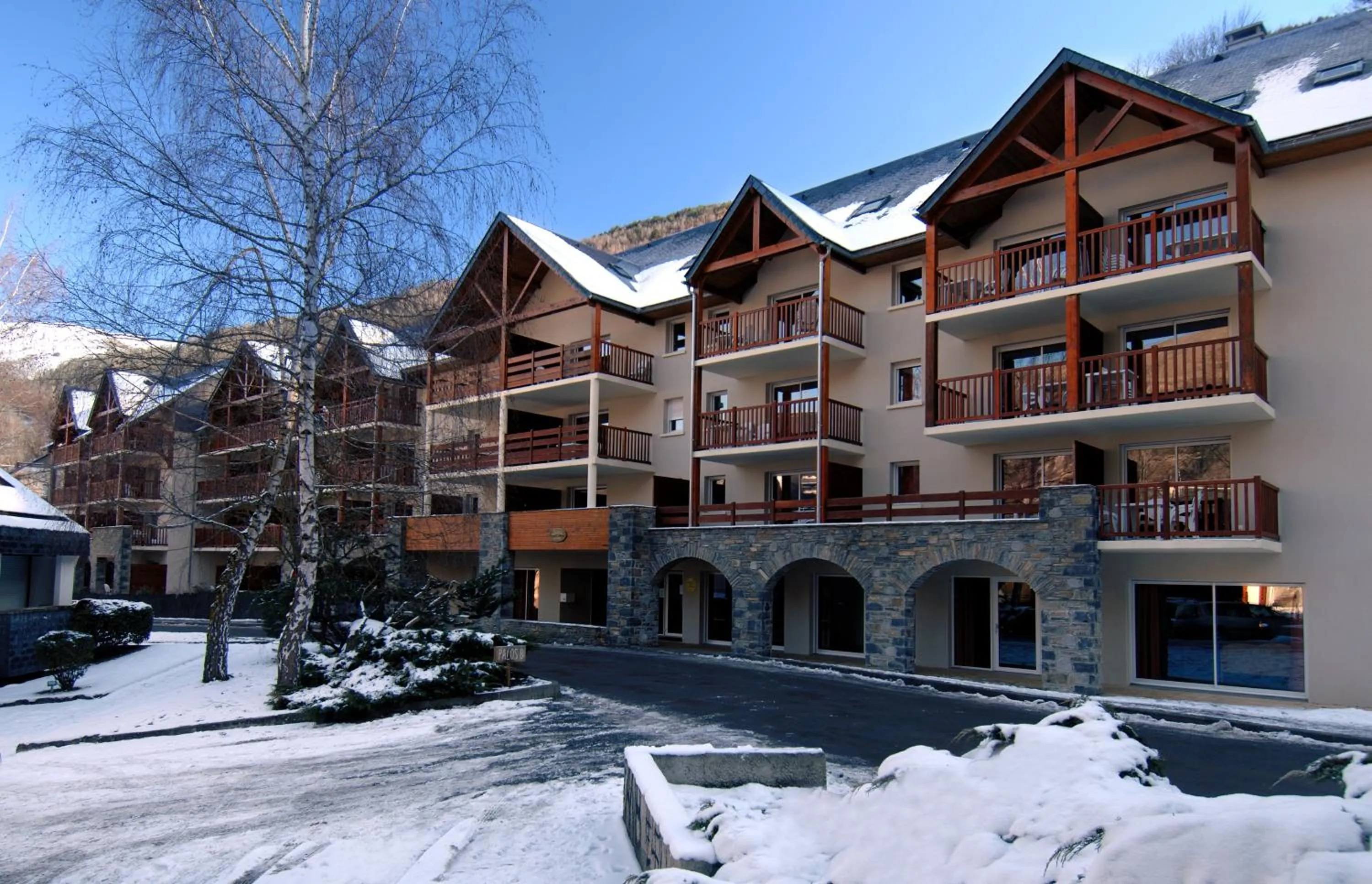 Facade/entrance in Résidence Odalys Soleil d'Aure