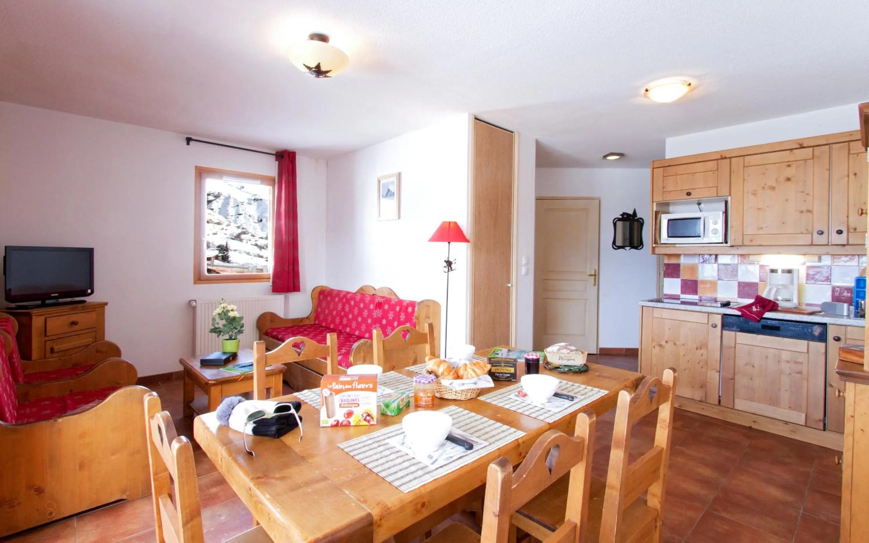 Kitchen or kitchenette in Résidence Odalys Rochebrune Le Vallon