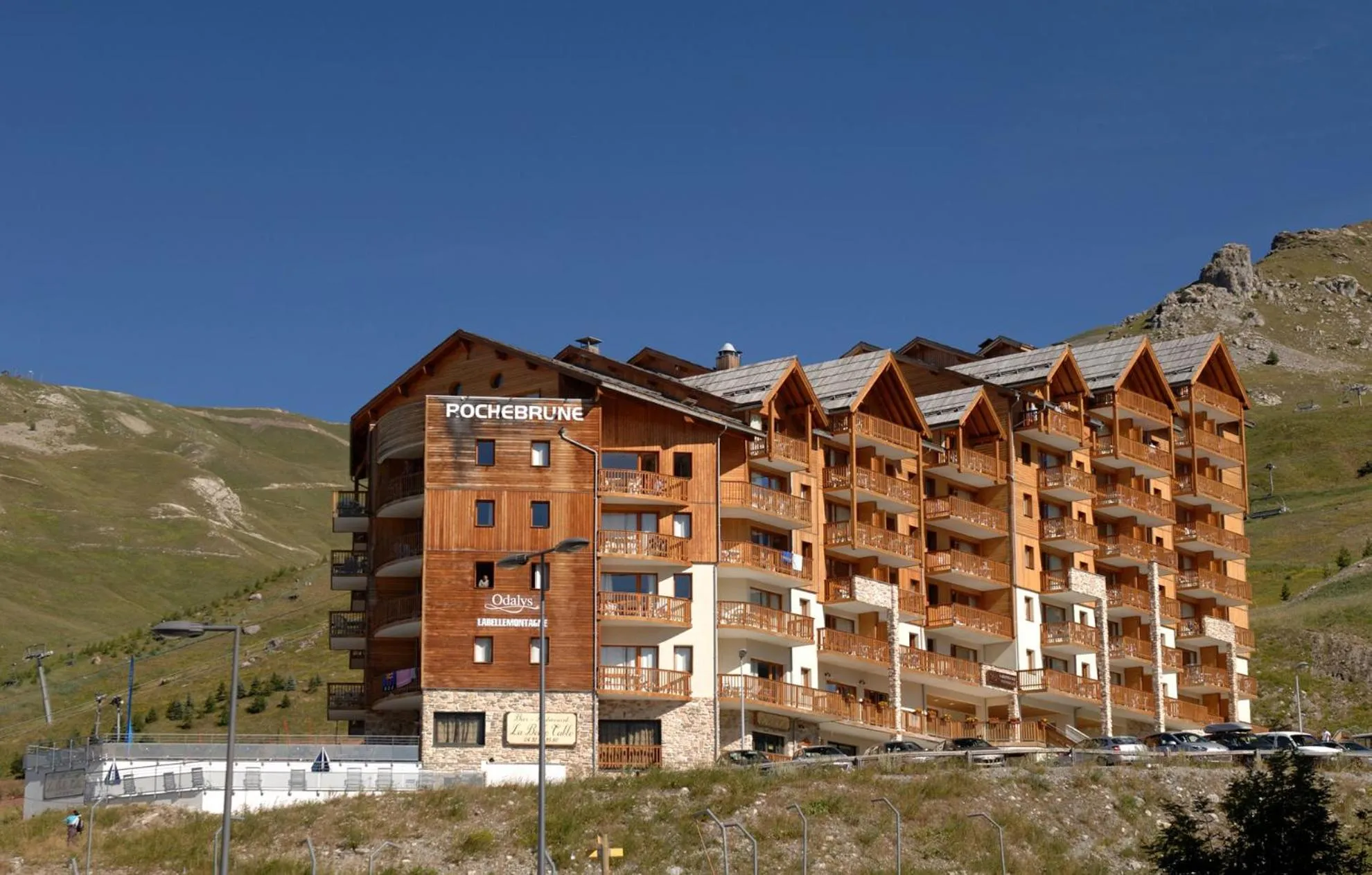 Facade/entrance in Résidence Odalys Rochebrune Le Vallon