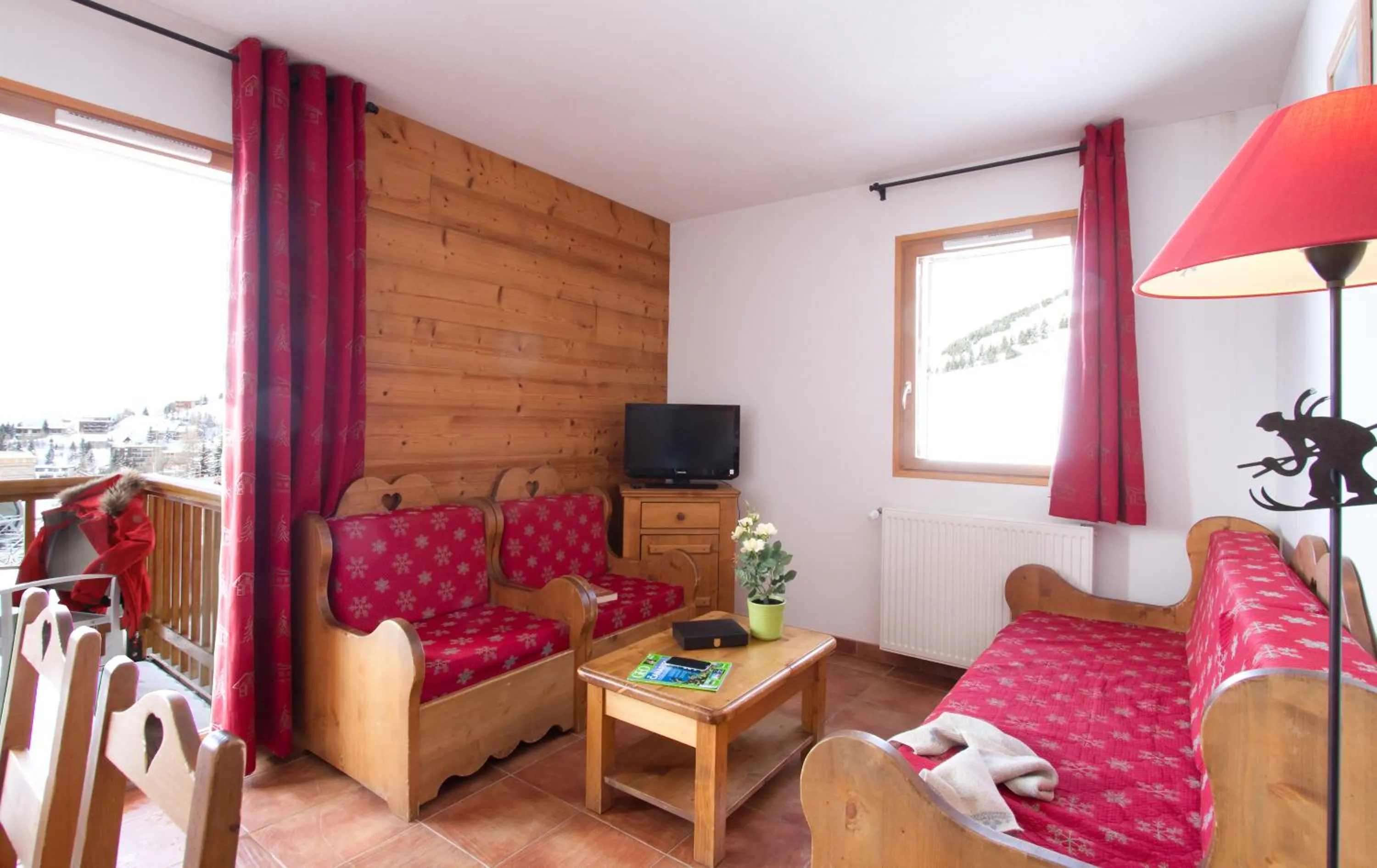 Seating area in Résidence Odalys Rochebrune Le Vallon