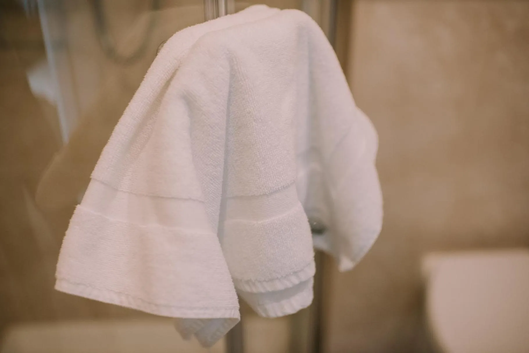Bathroom in Royal Valentia Hotel