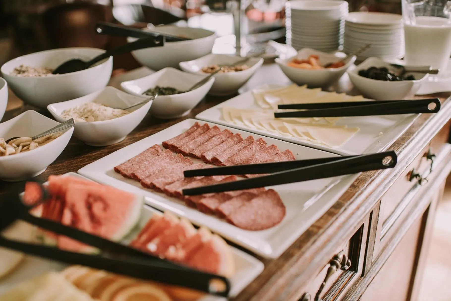 Buffet breakfast in Royal Valentia Hotel