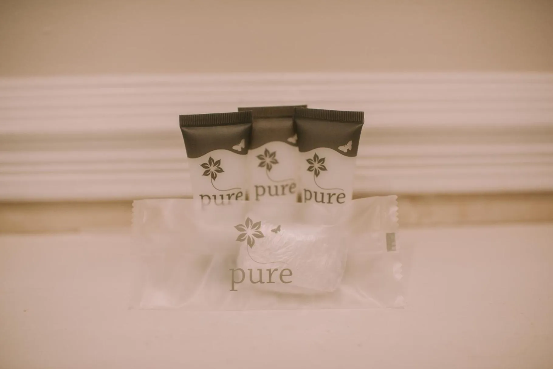 Bathroom in Royal Valentia Hotel