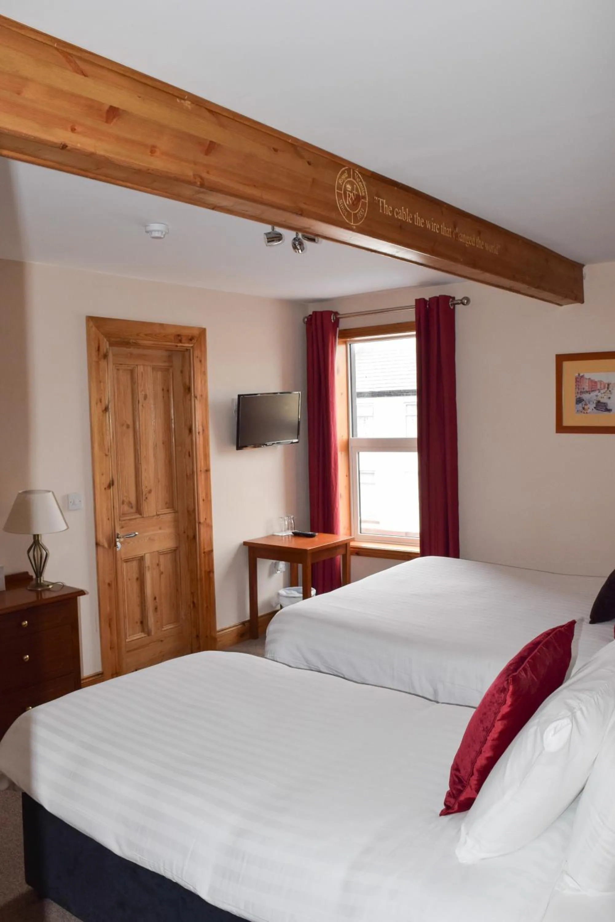 Day, Bed in Royal Valentia Hotel