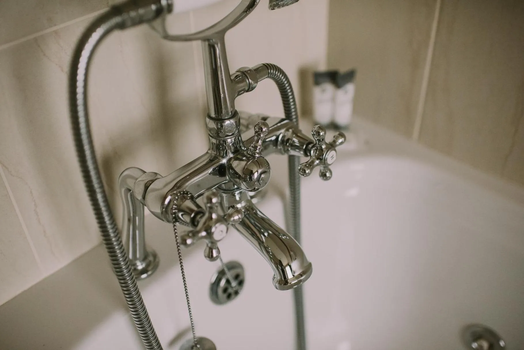 Bathroom in Royal Valentia Hotel