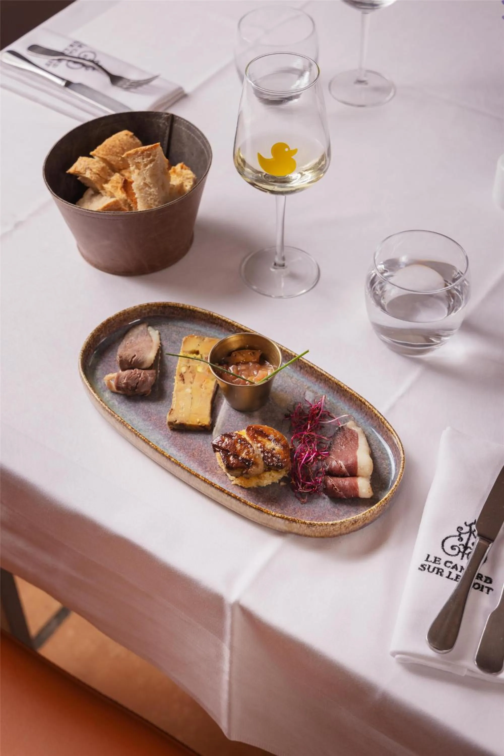 Restaurant/places to eat in Best Western Plus Le Canard sur le Toit