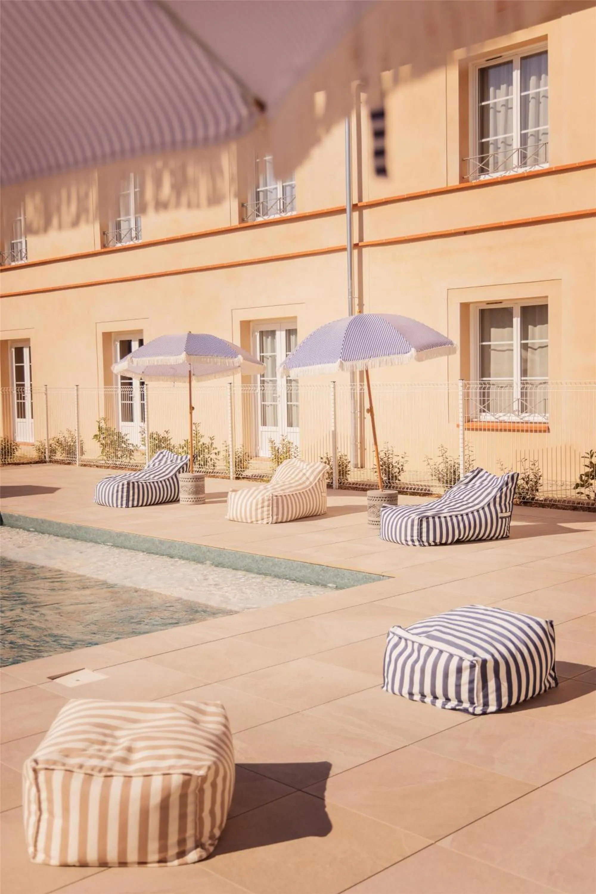 Pool view in Best Western Plus Le Canard sur le Toit