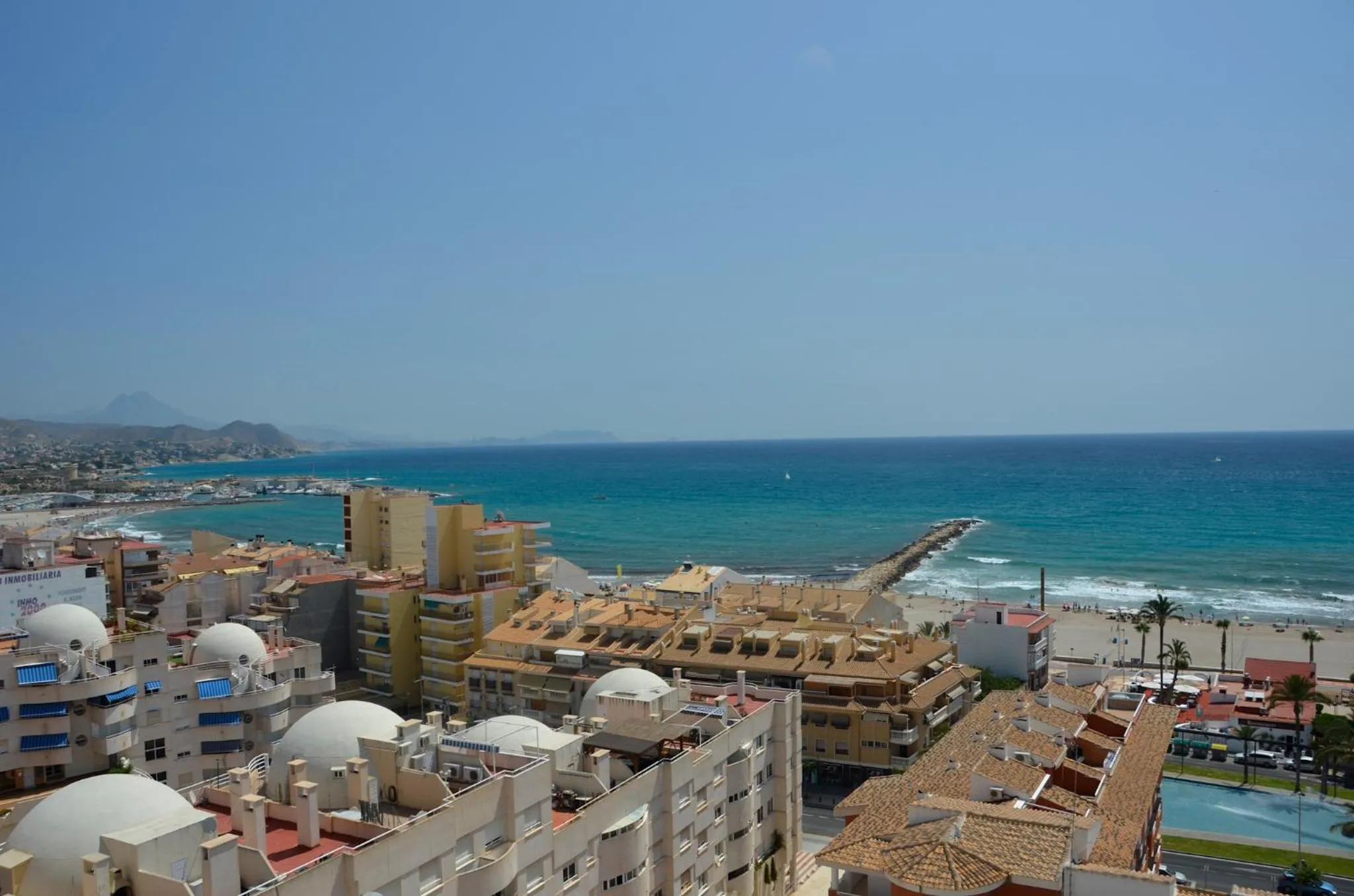 Area and facilities in La Familia Gallo Rojo