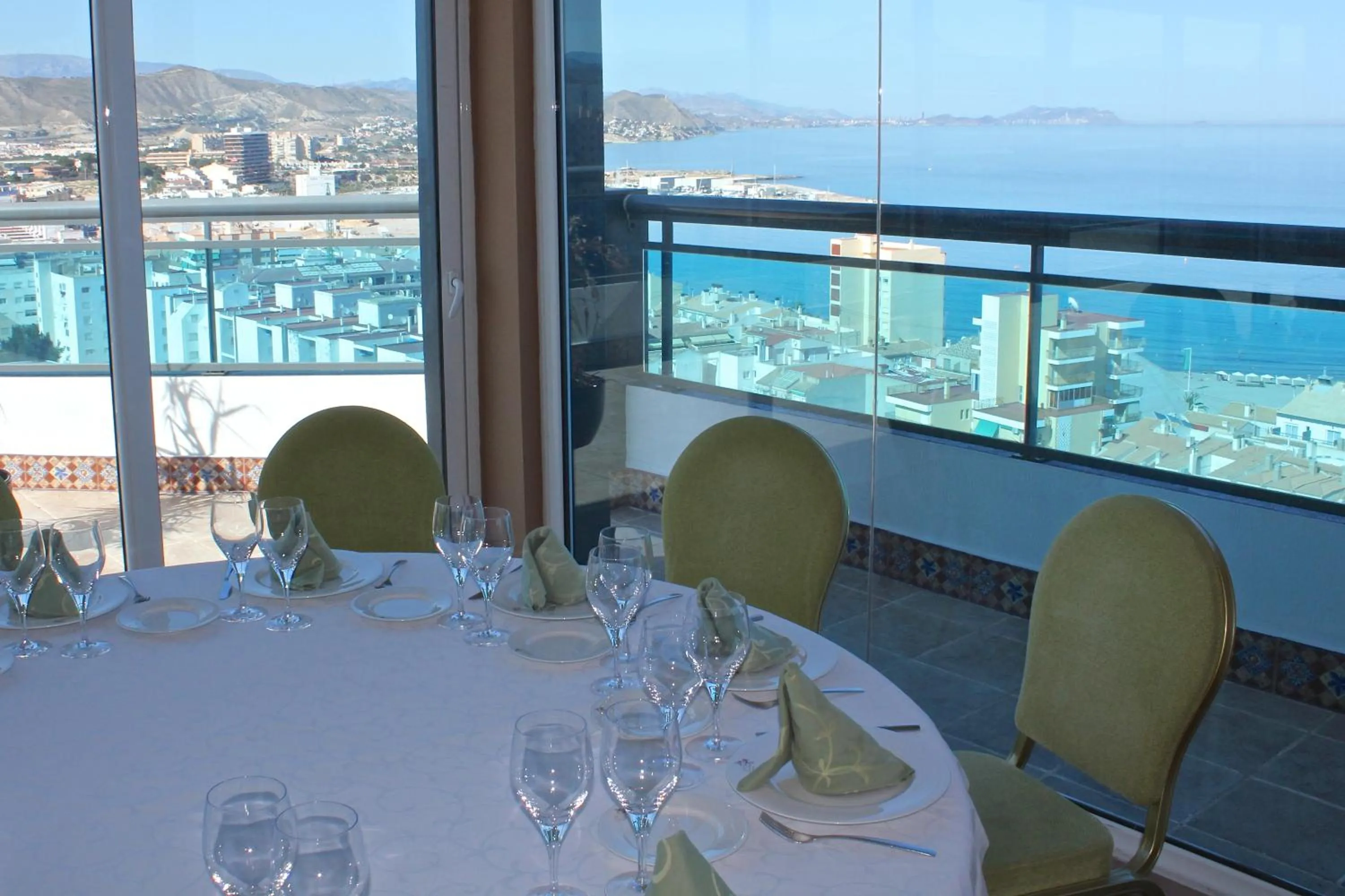 Restaurant/places to eat in La Familia Gallo Rojo