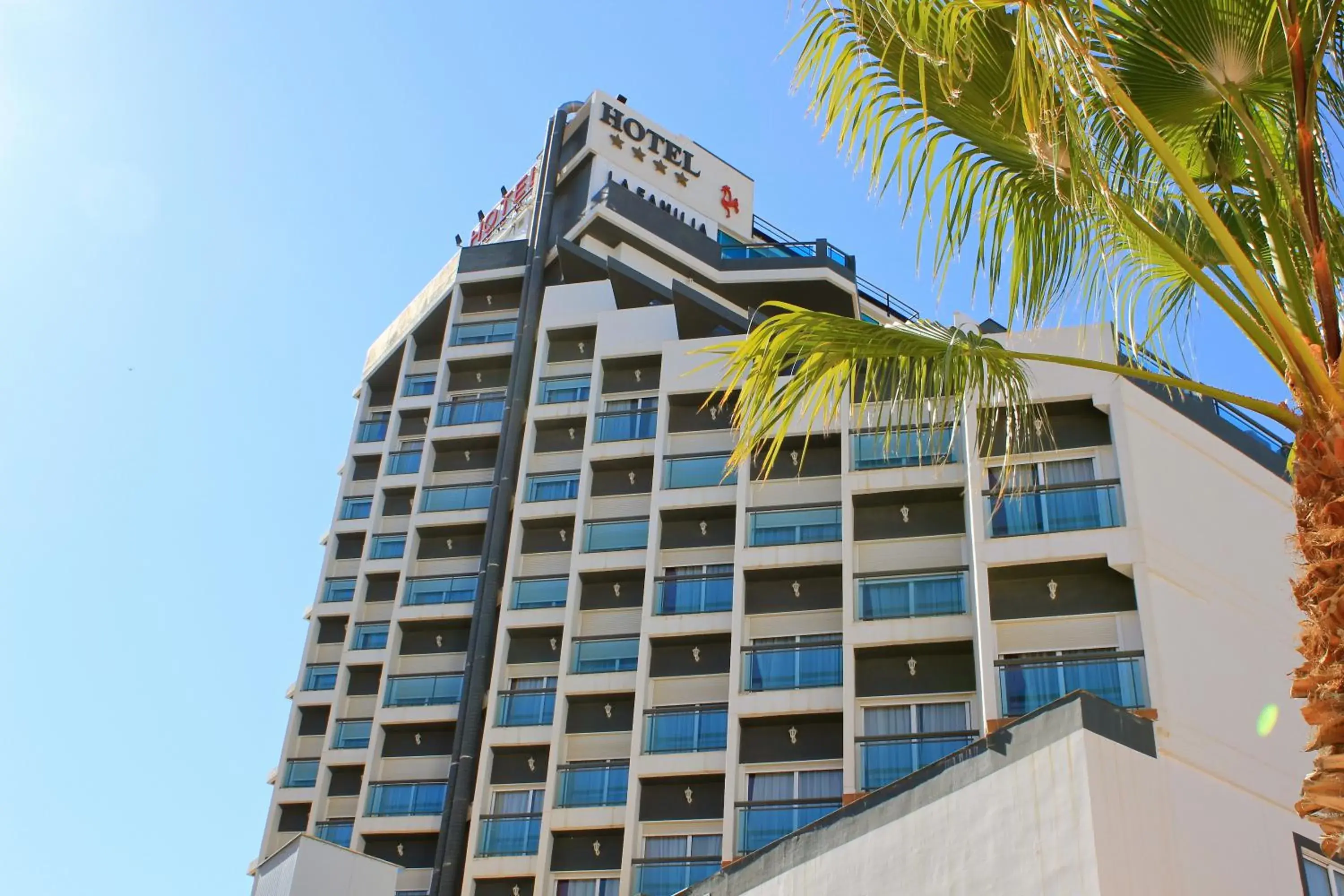 Facade/entrance in La Familia Gallo Rojo Facade/entrance in La Familia Gallo Rojo