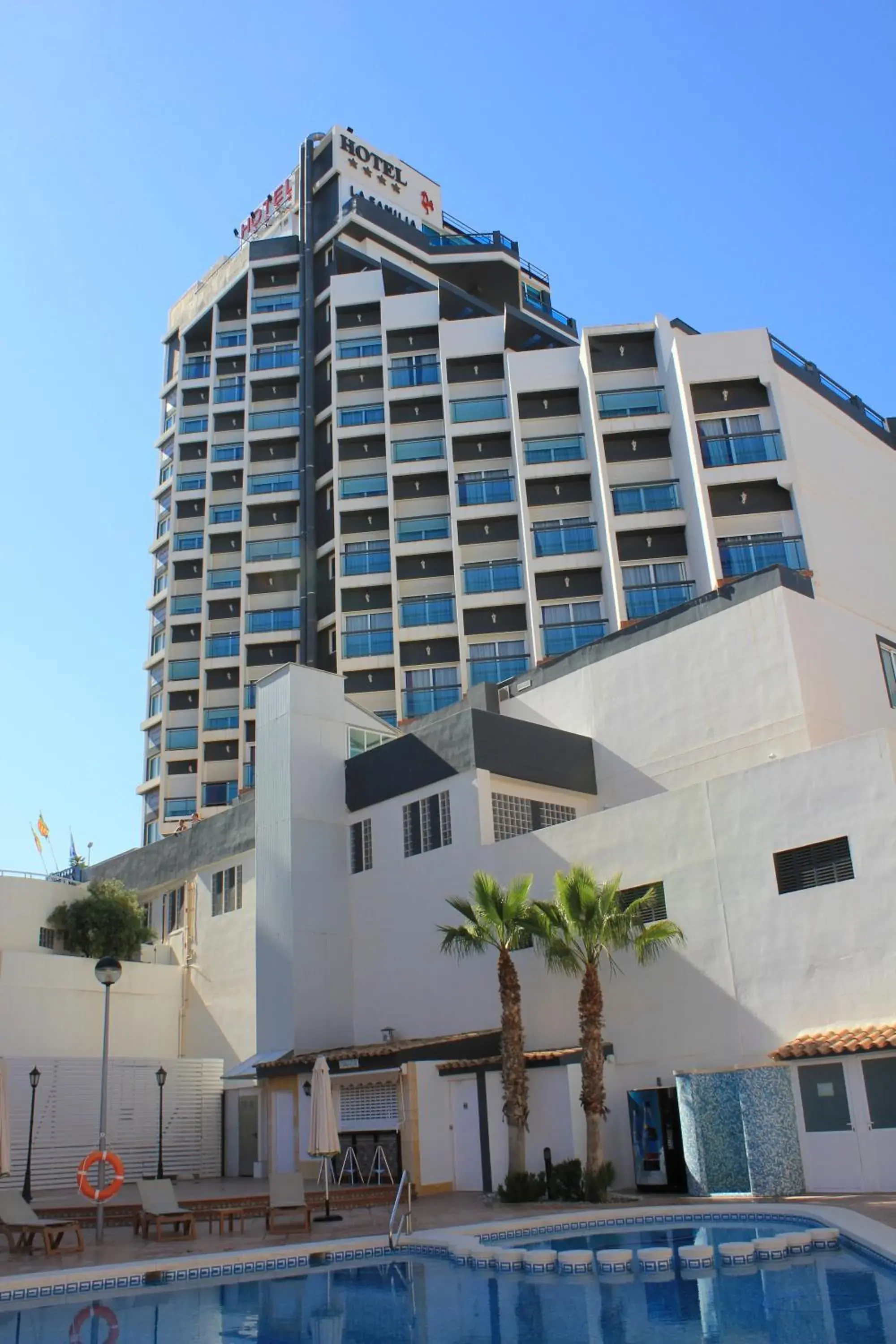 Facade/entrance in La Familia Gallo Rojo Facade/entrance in La Familia Gallo Rojo