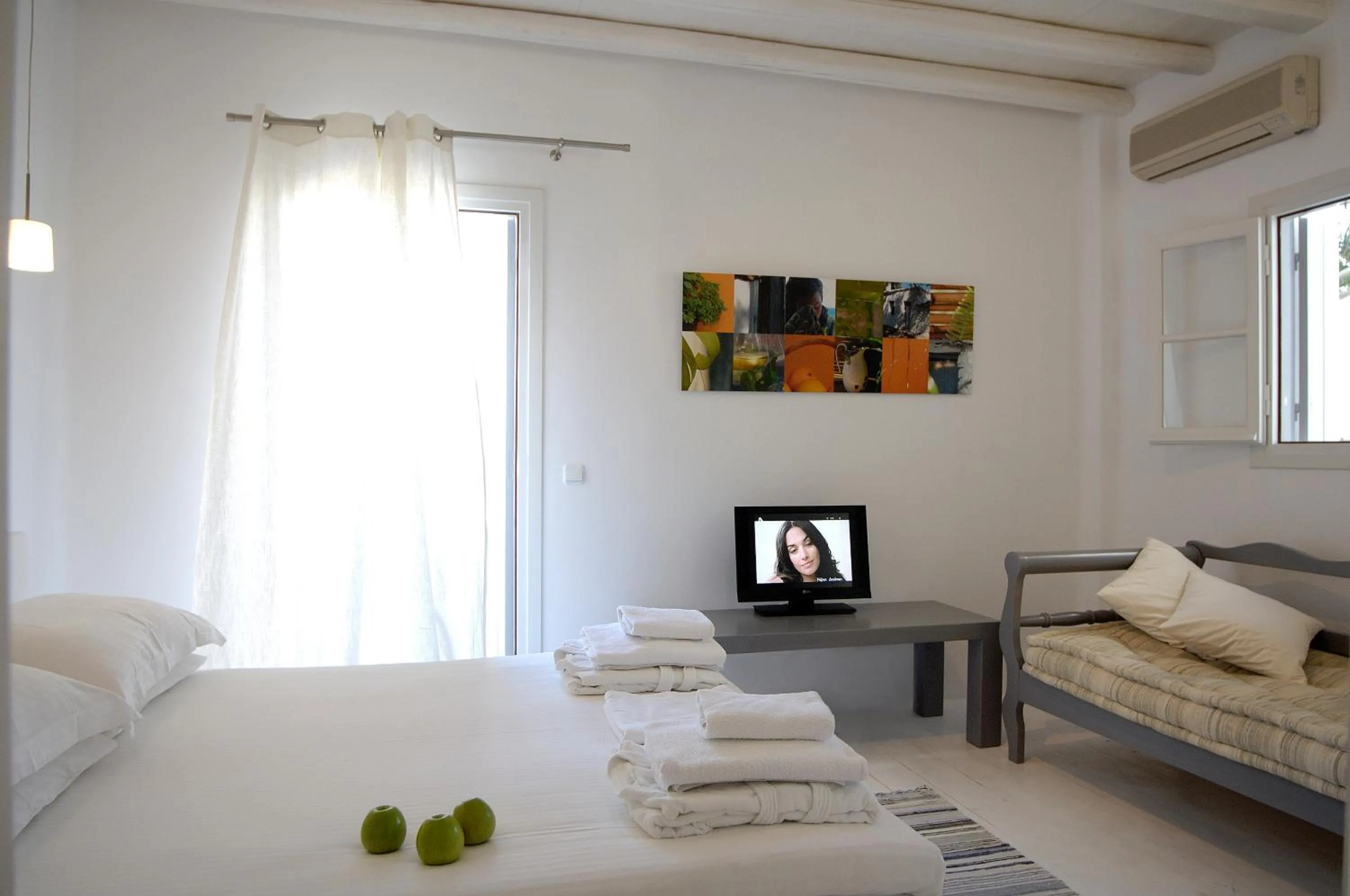 Bedroom, Bed in Kapetan Tasos Suites